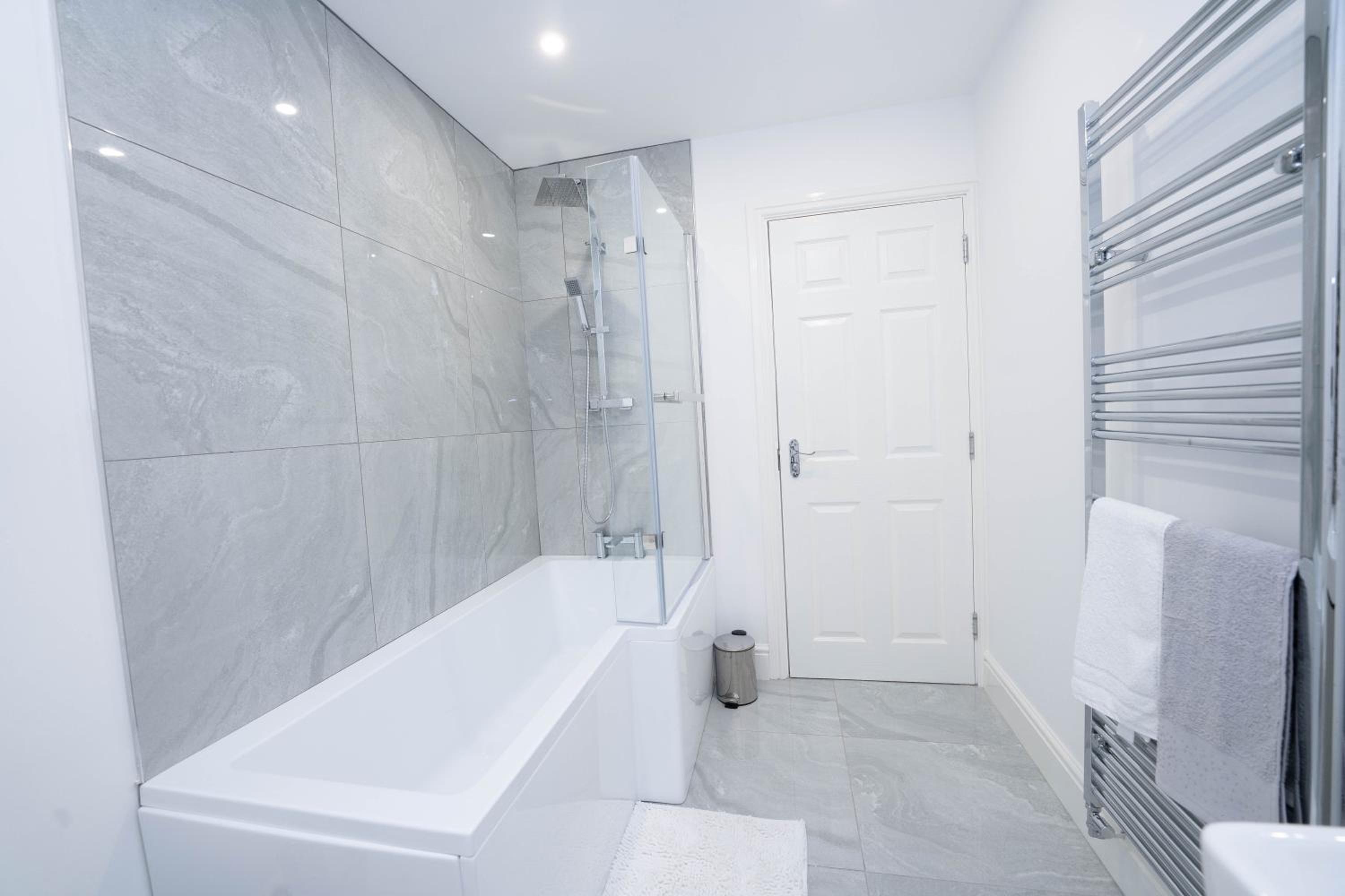 Three-Bedroom House photo 3