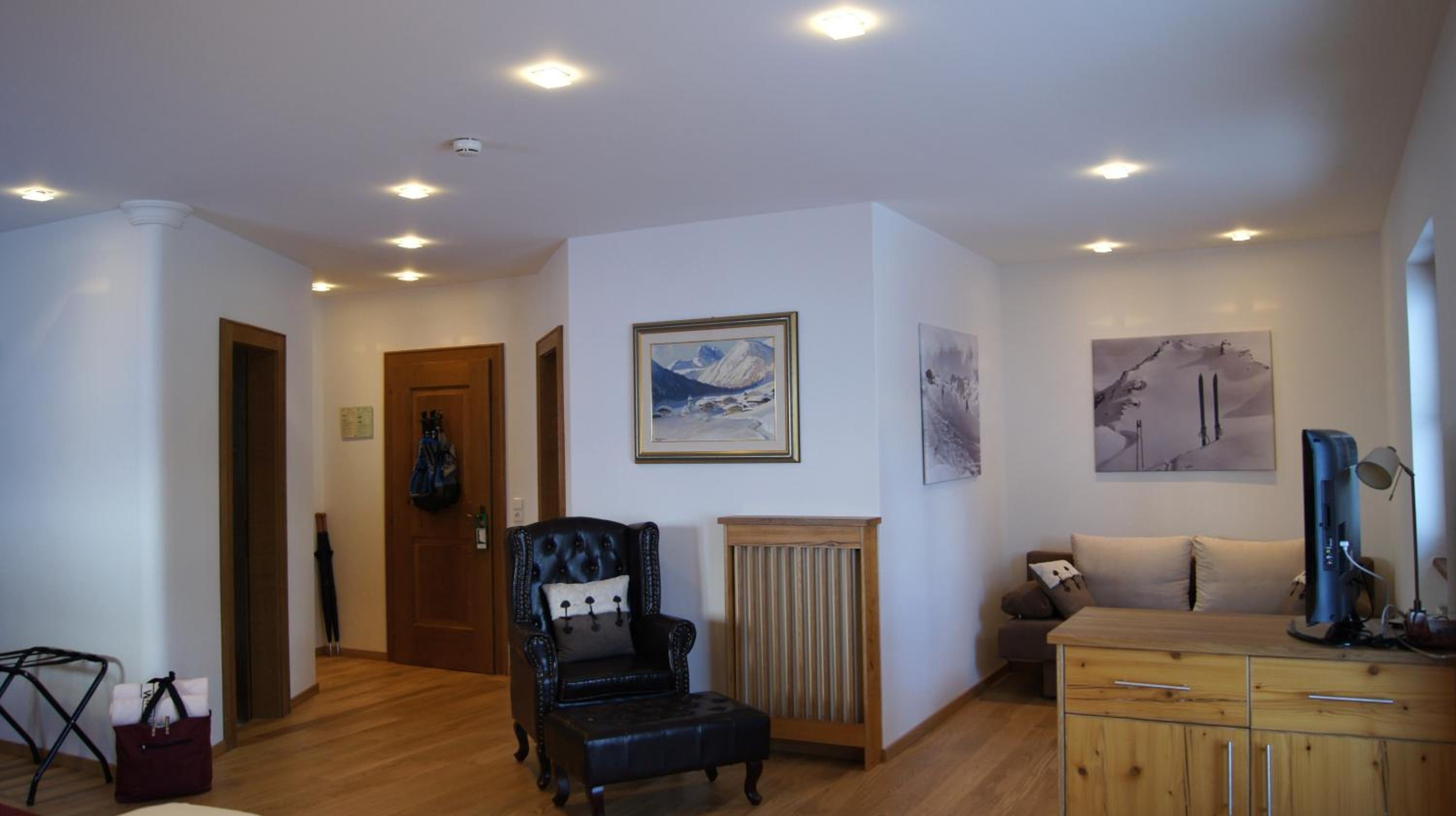 Suite - Photo 17