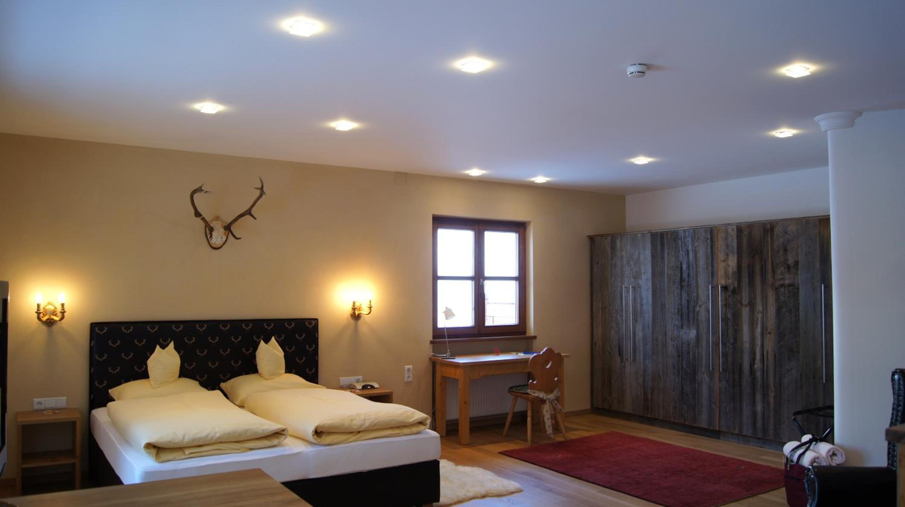 Suite - Photo 3