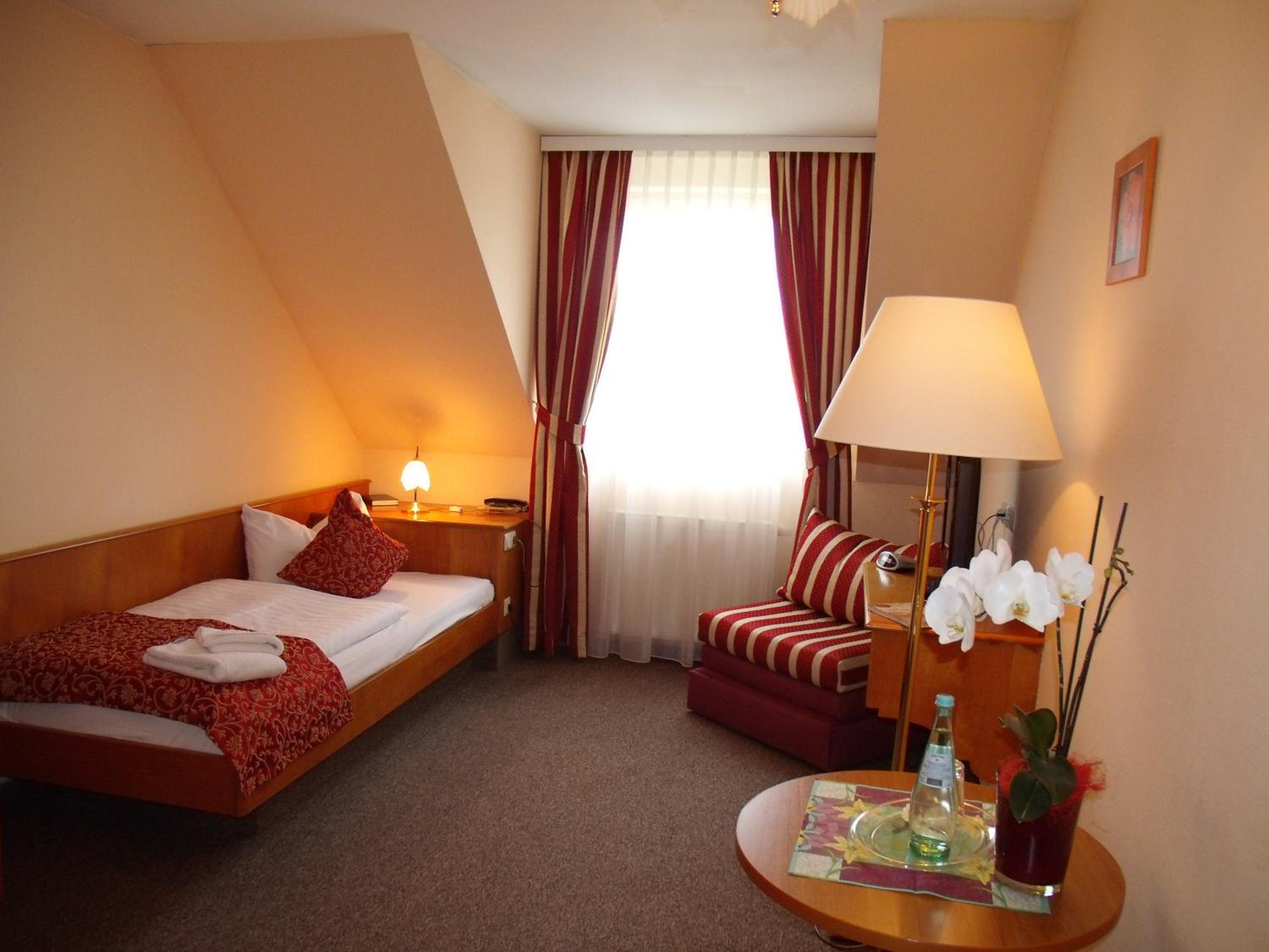 Single Room photo 2