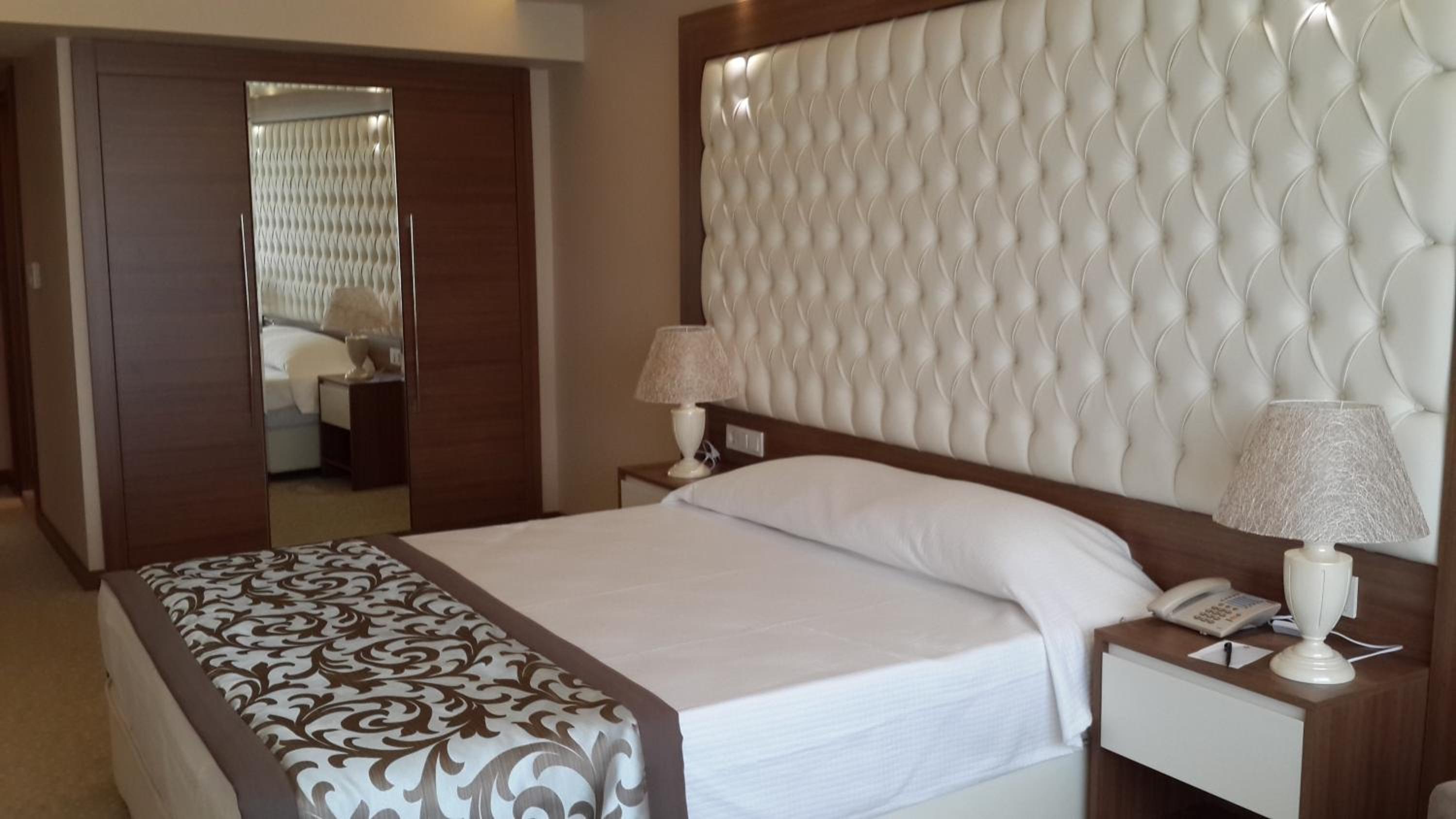 Double Room - Photo 8