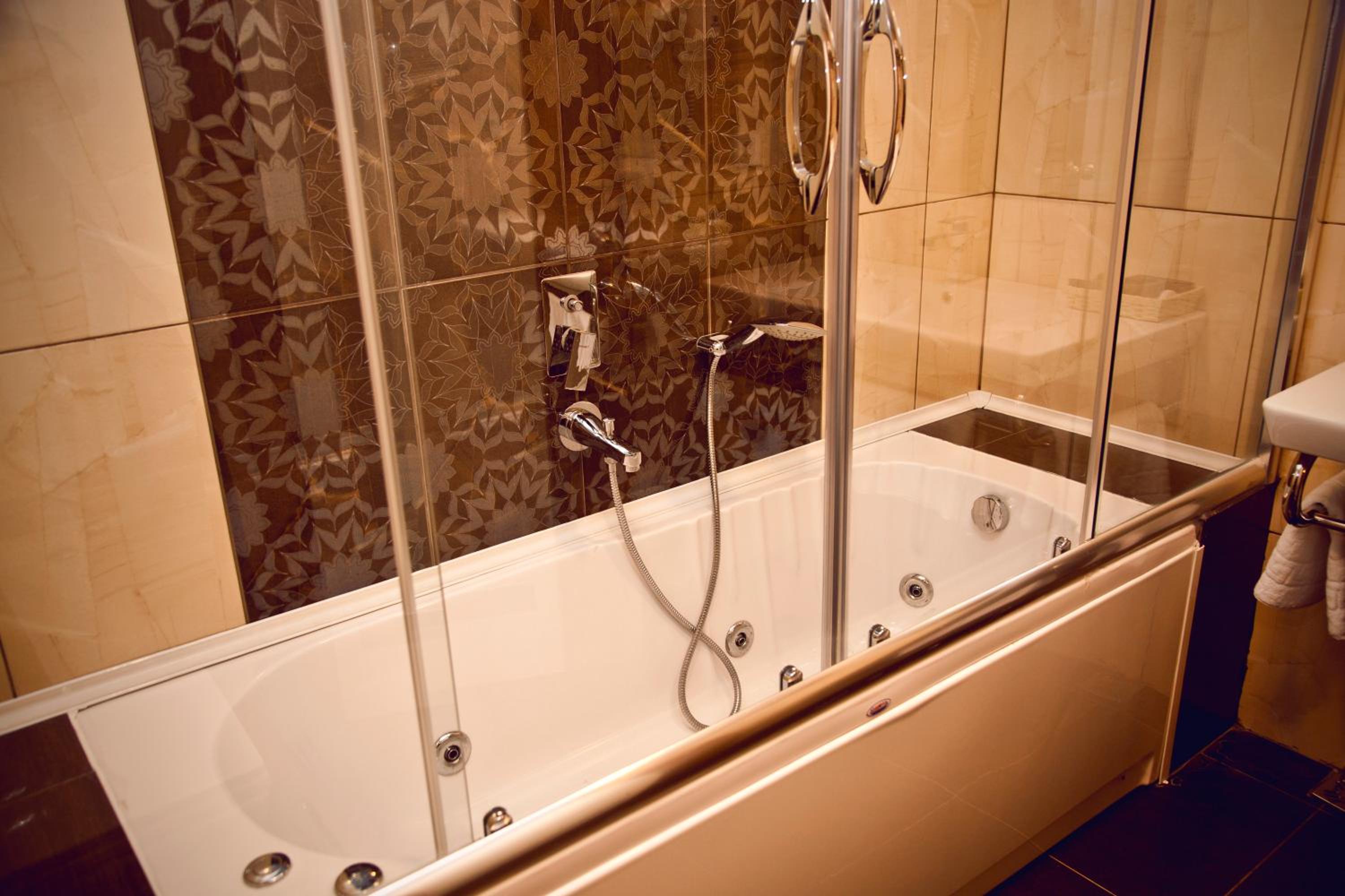 Double Room - Photo 7