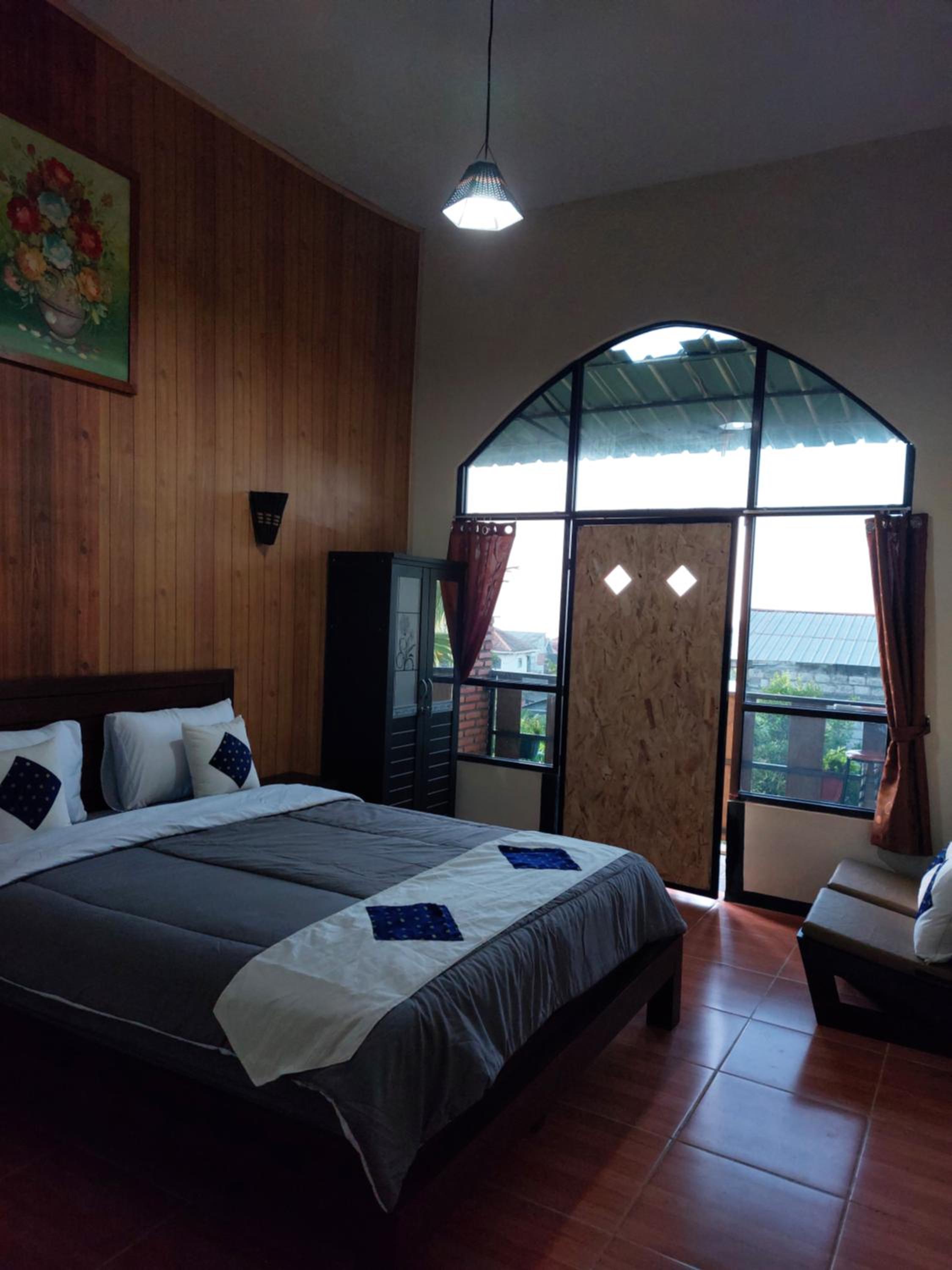 Deluxe Double Room with Balcony - Photo 5