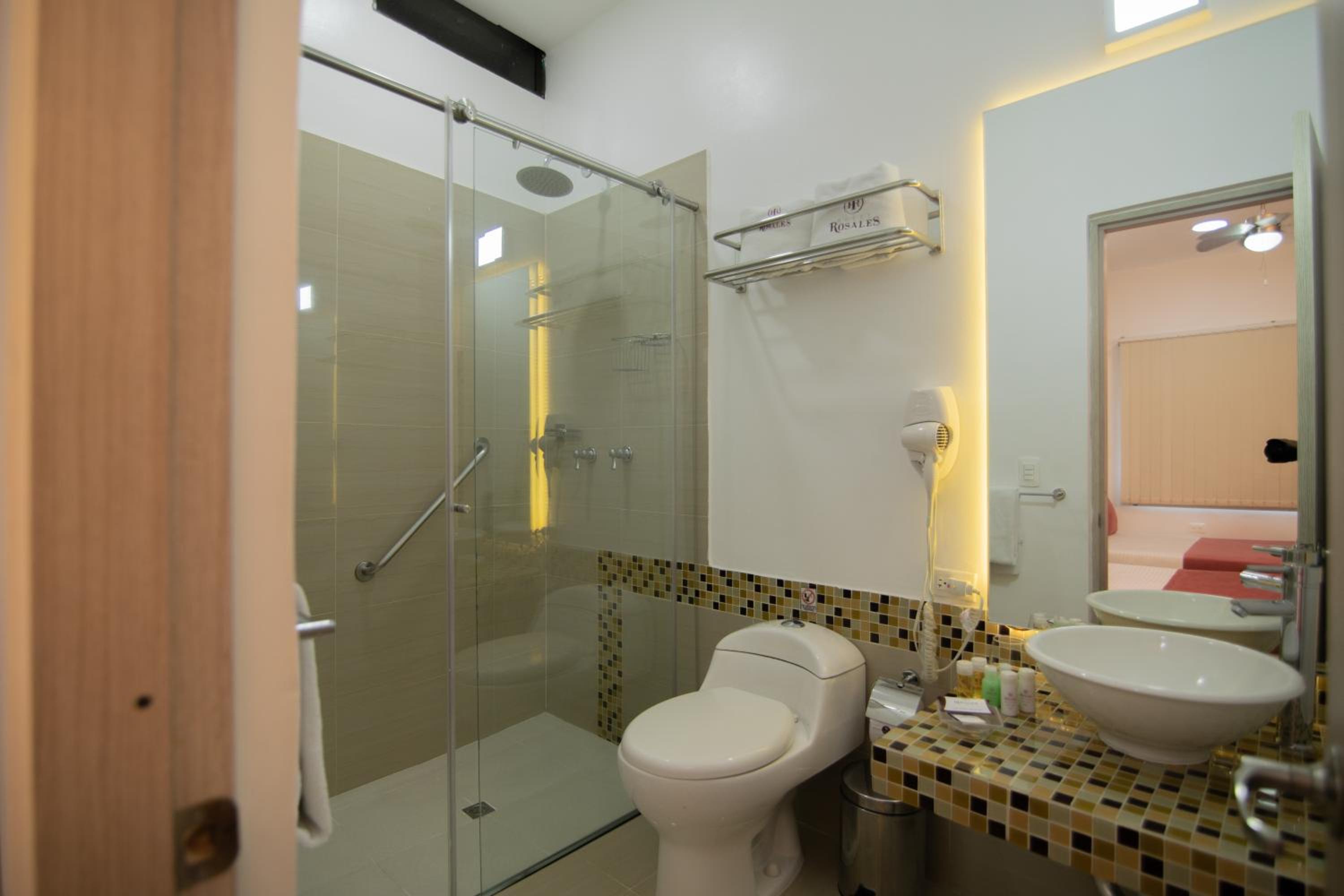Superior Double Room with Two Double Beds photo 2