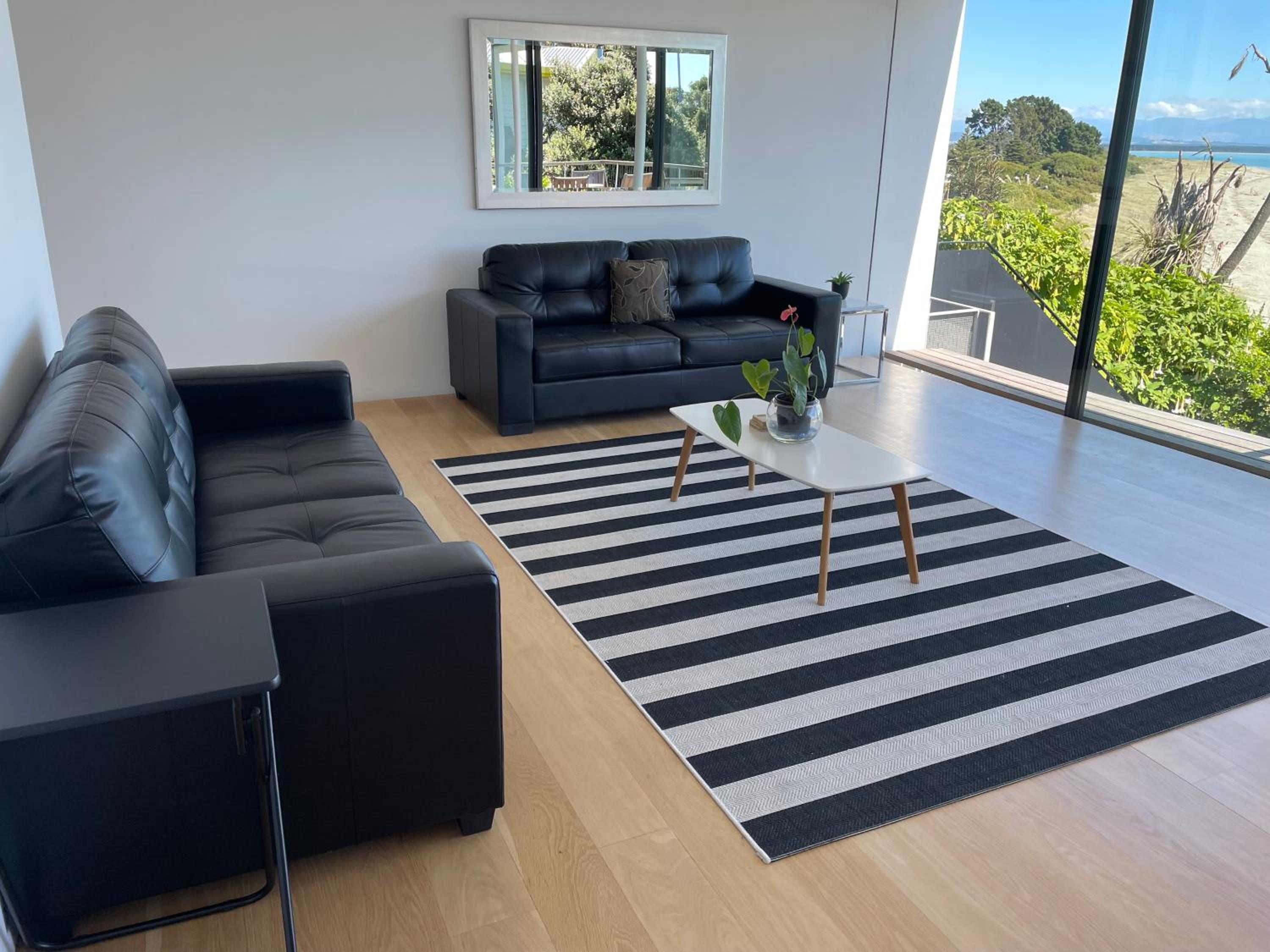Four-Bedroom House photo 3