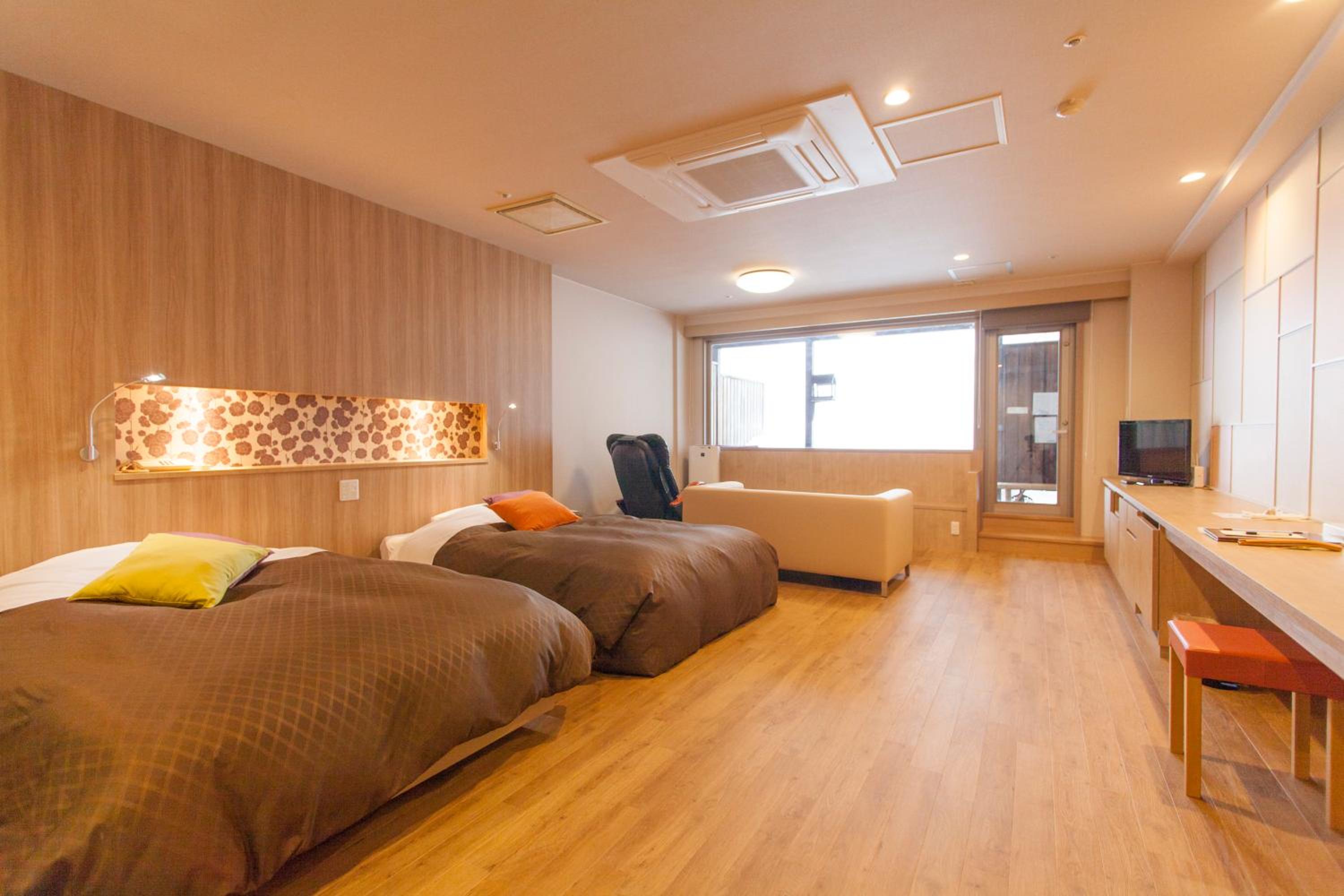 Western Room with Open Air Bath - Non-Smoking photo 1