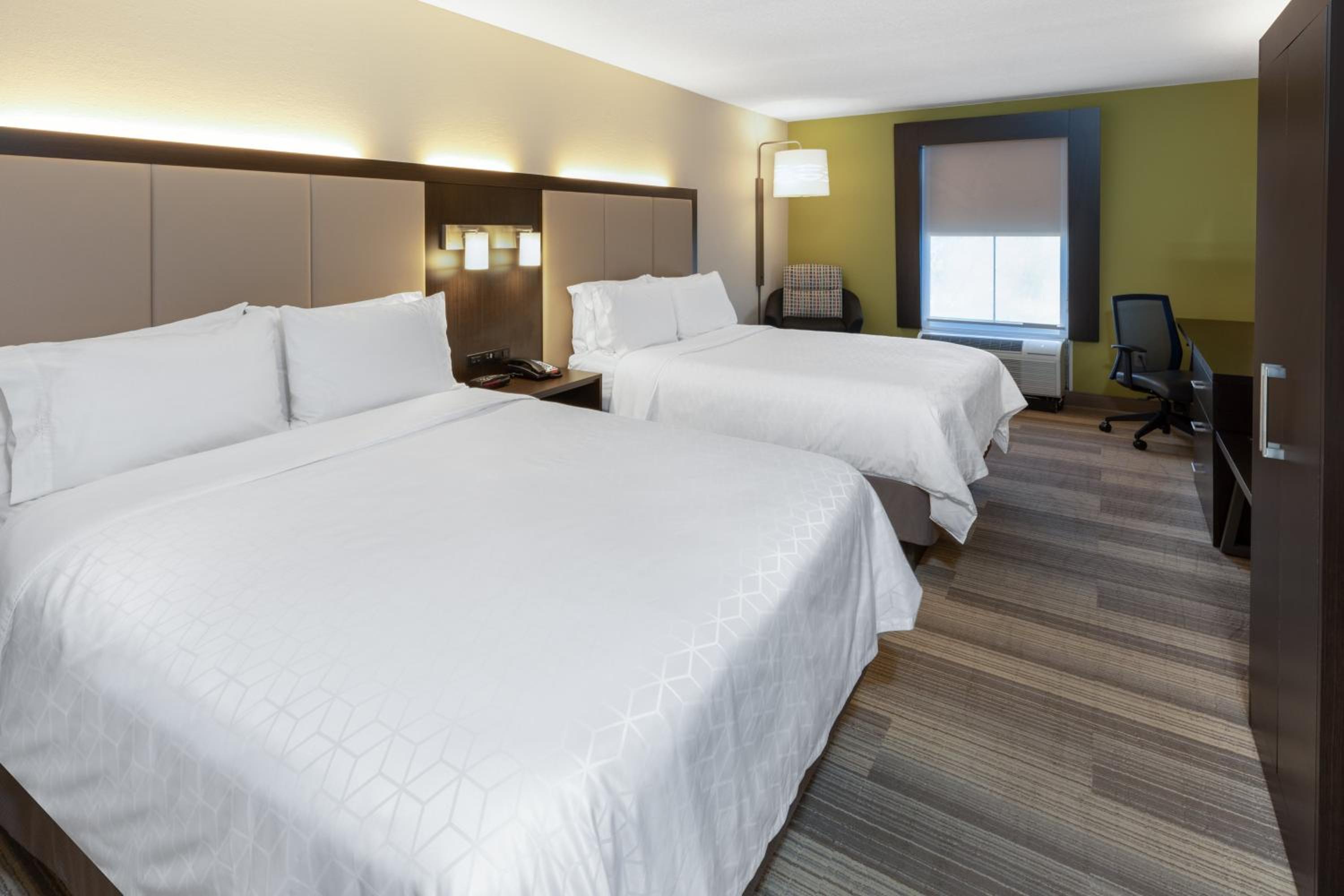 Standard Queen Room with Two Queen Beds - Photo 1