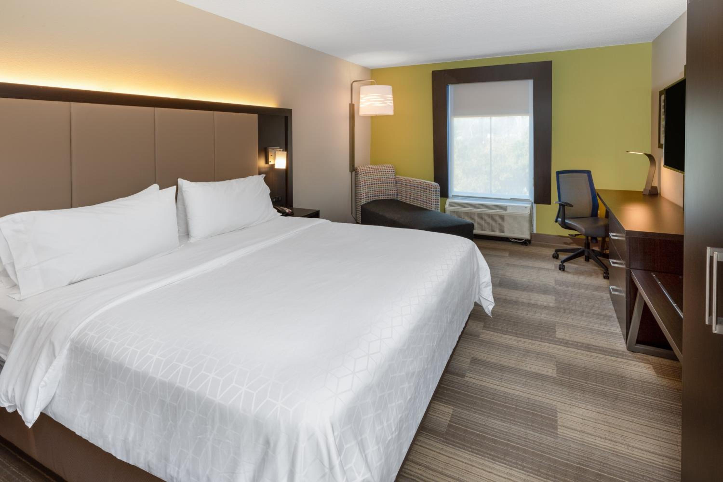 Standard King Room - Photo 1