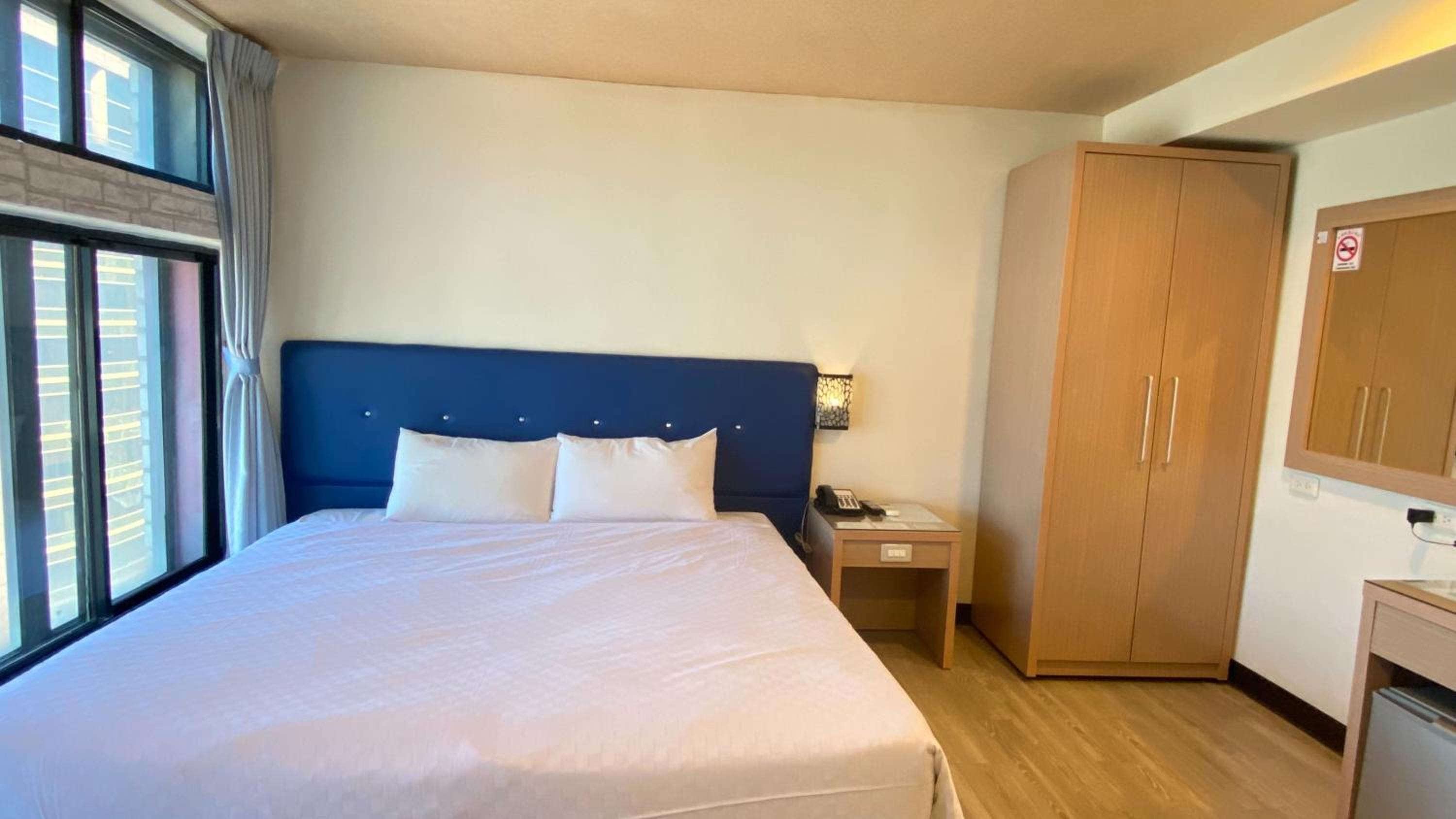 Standard Double Room No View - Photo 10