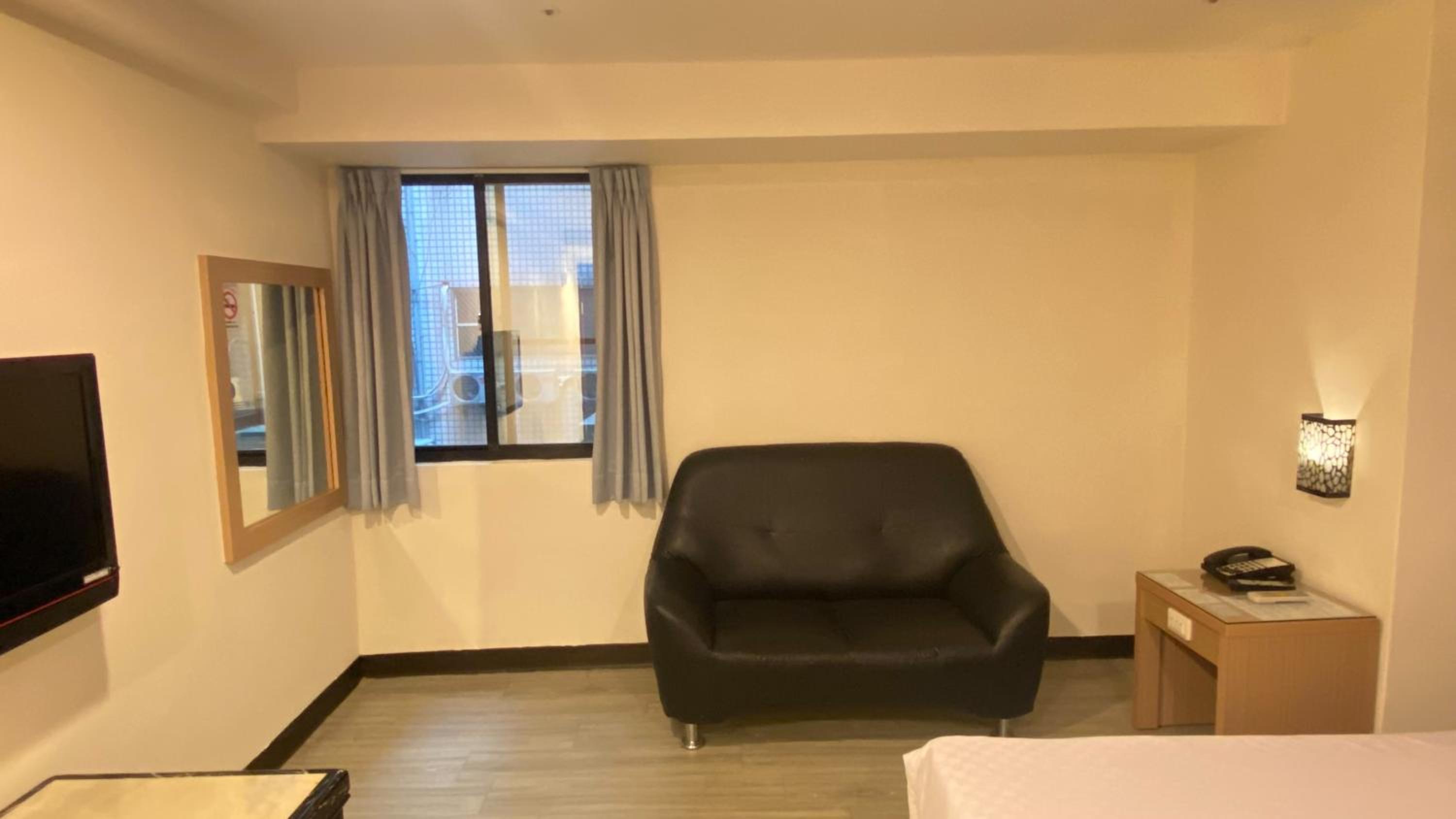 Standard Double Room No View - Photo 4