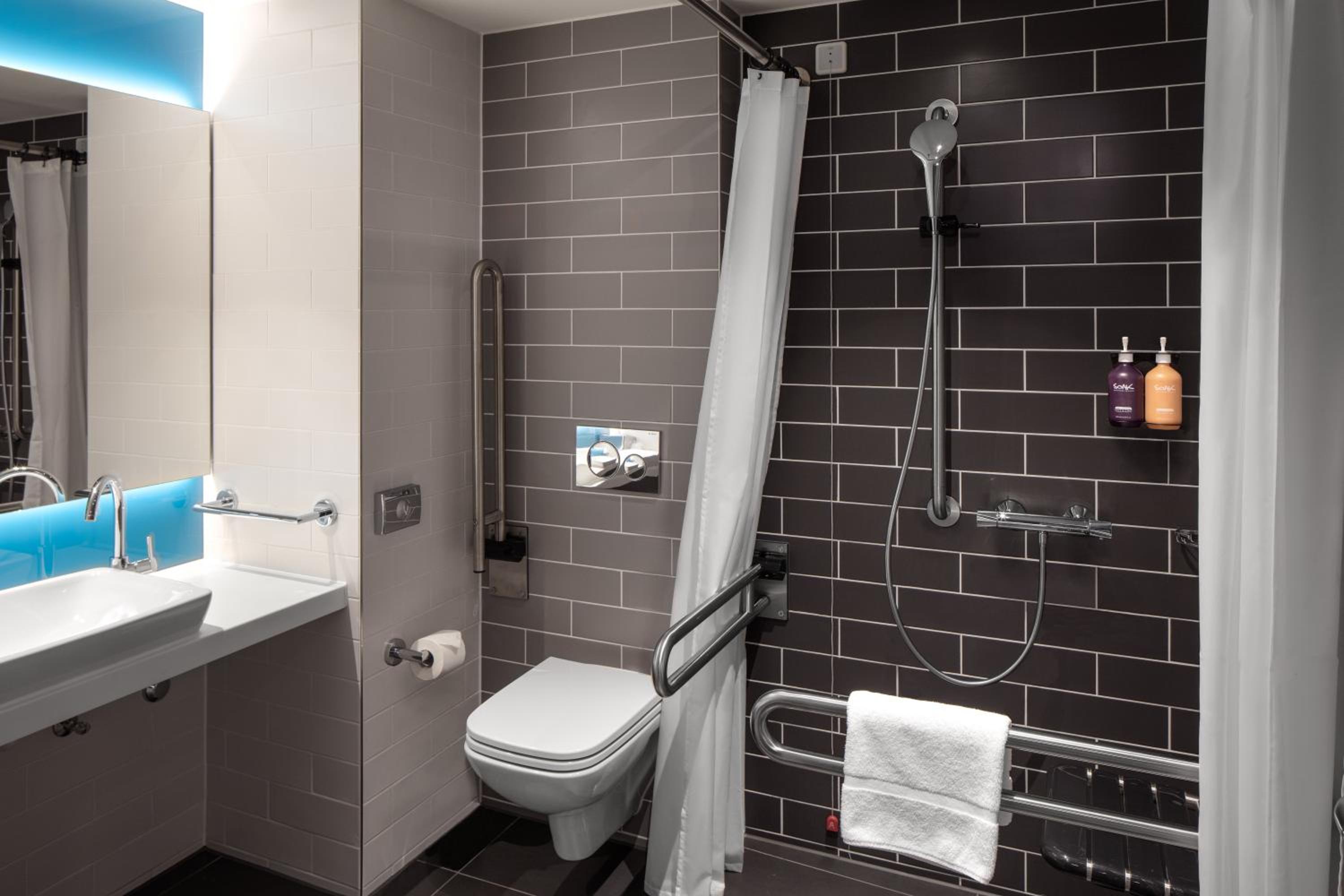 Standard Queen Room - Mobility Access - Photo 6