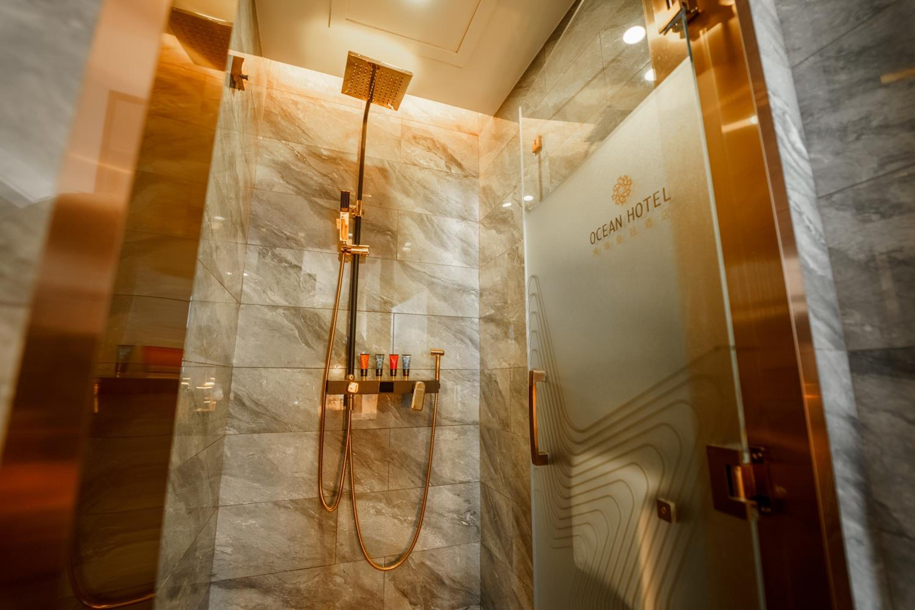  Superior King Room - Photo 5