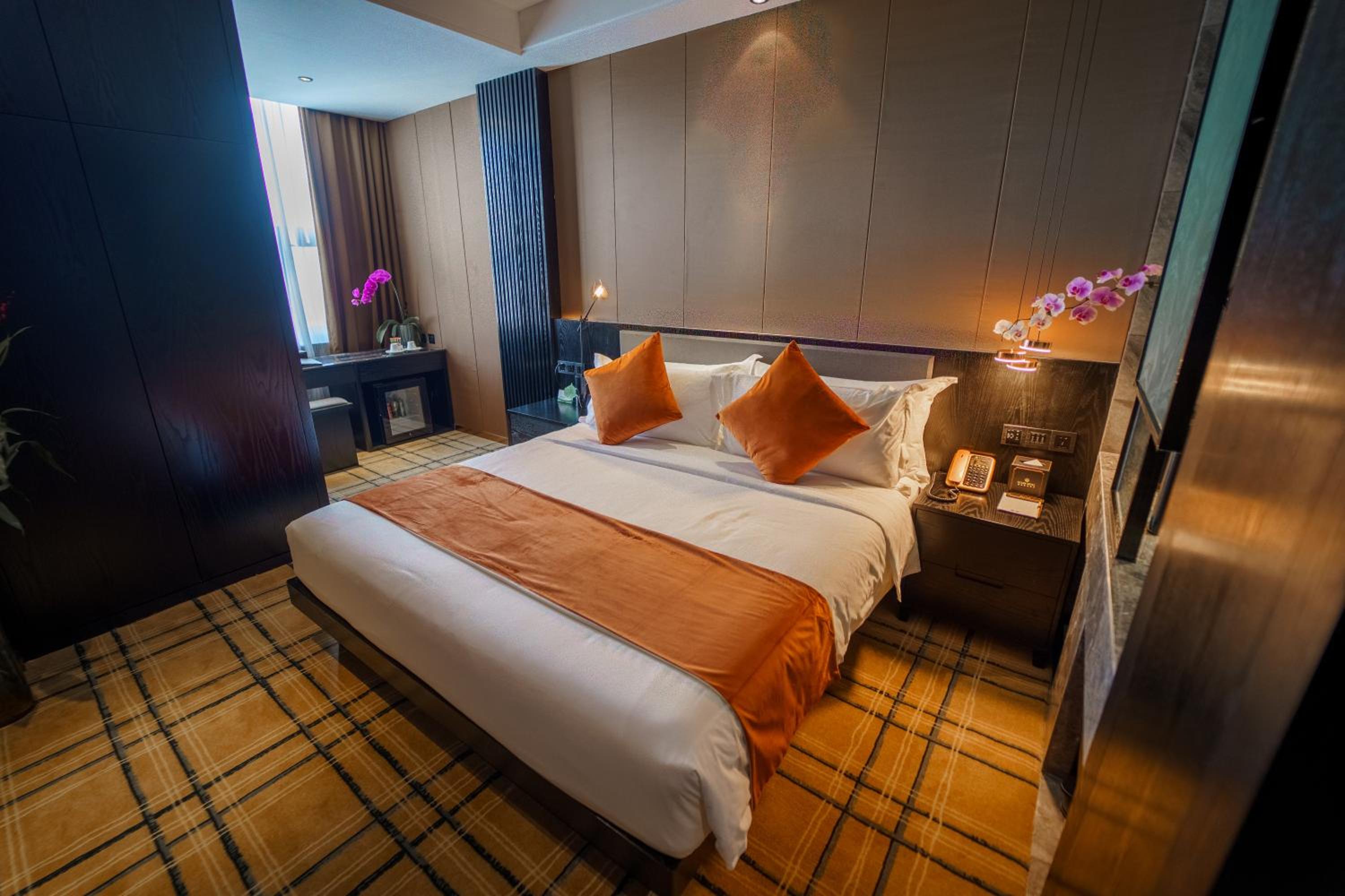 Standard King Room - Photo 1