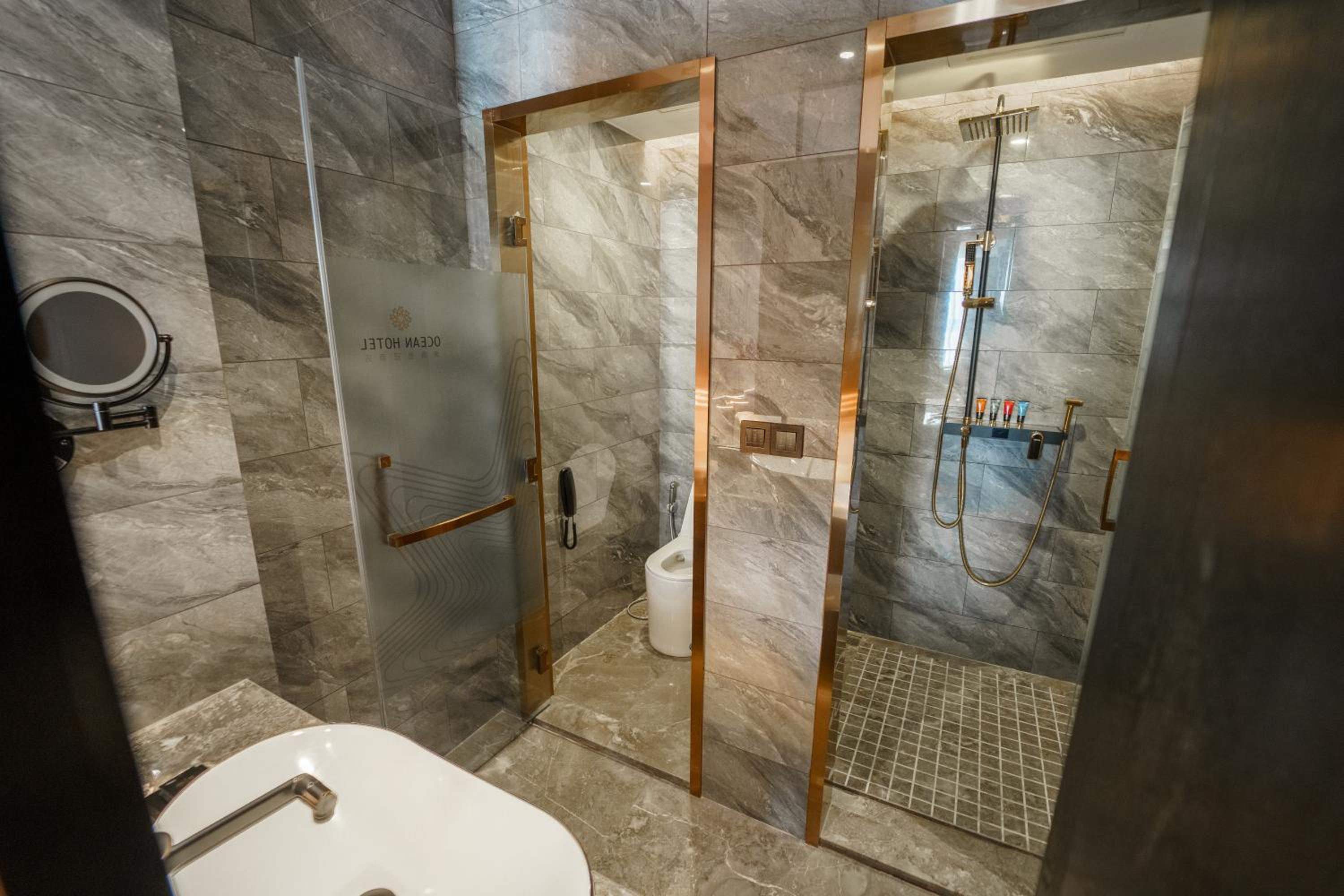 Standard King Room - Photo 3