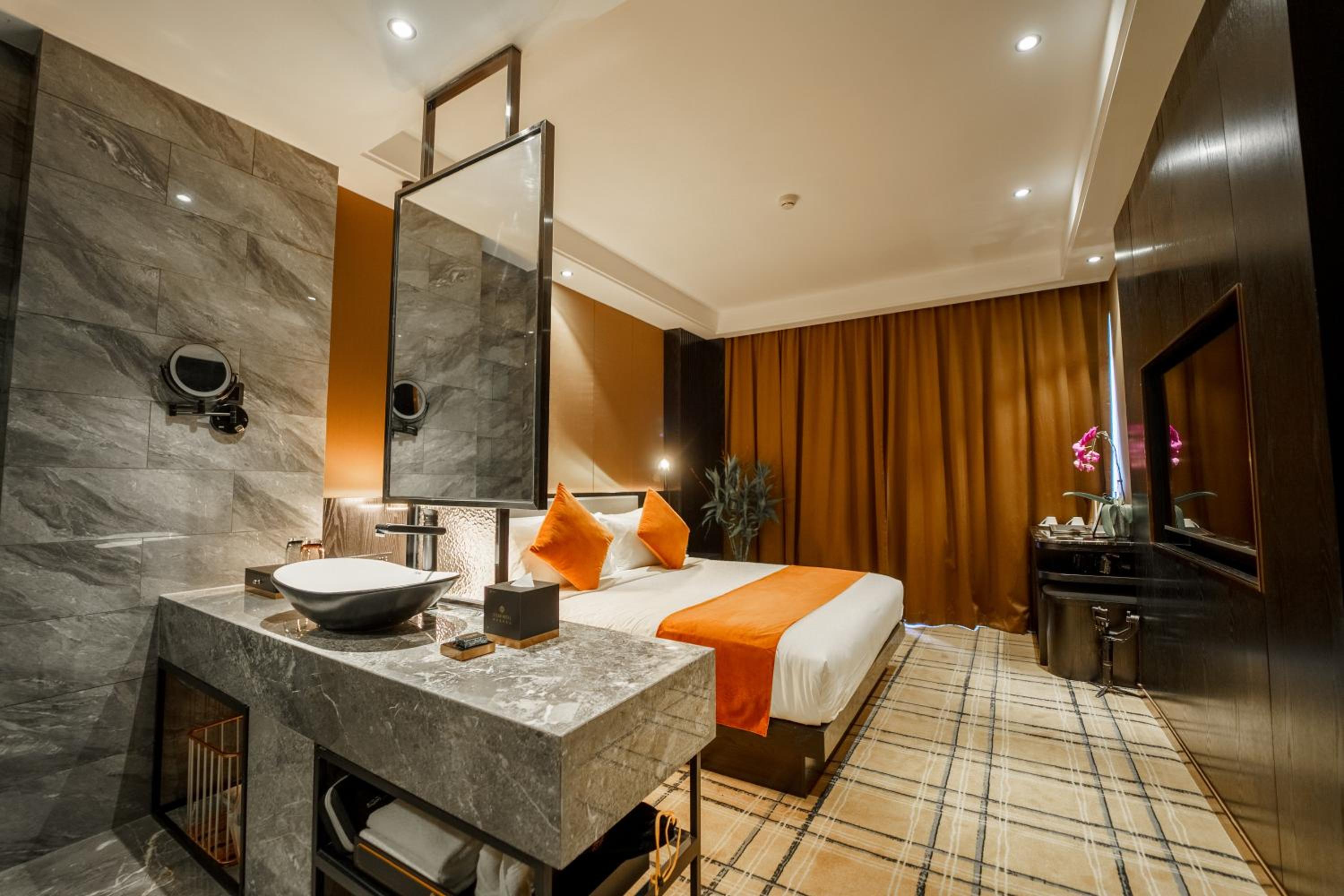  Superior King Room - Photo 2