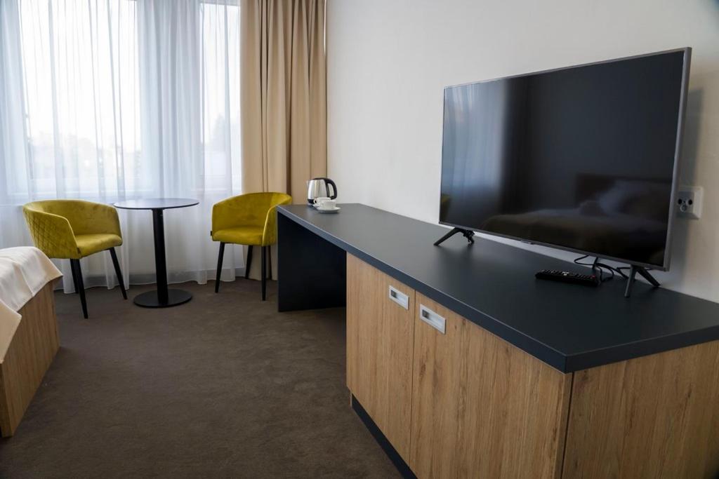 Double or Twin Room with Private Bathroom photo 2