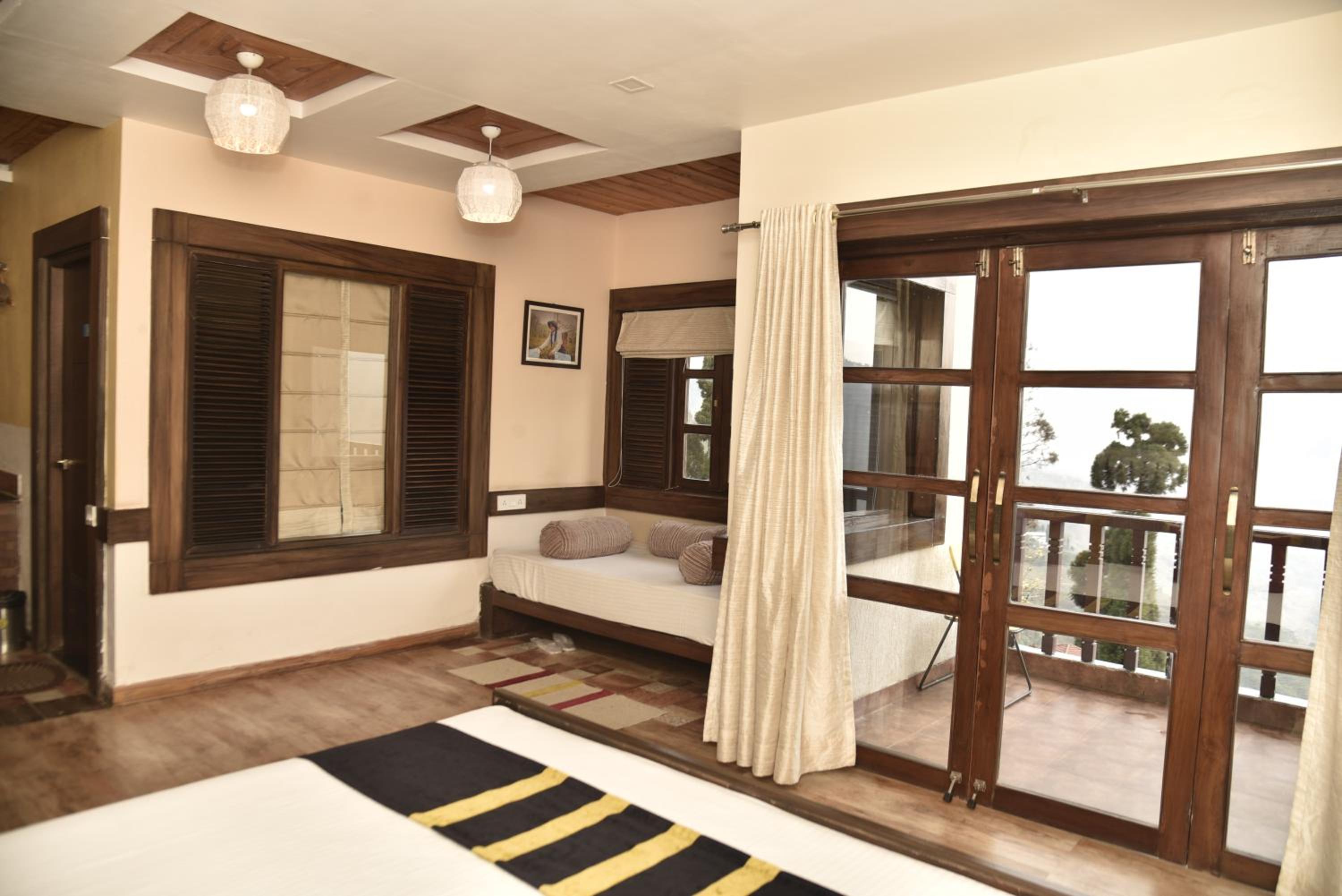 Deluxe Queen Room
