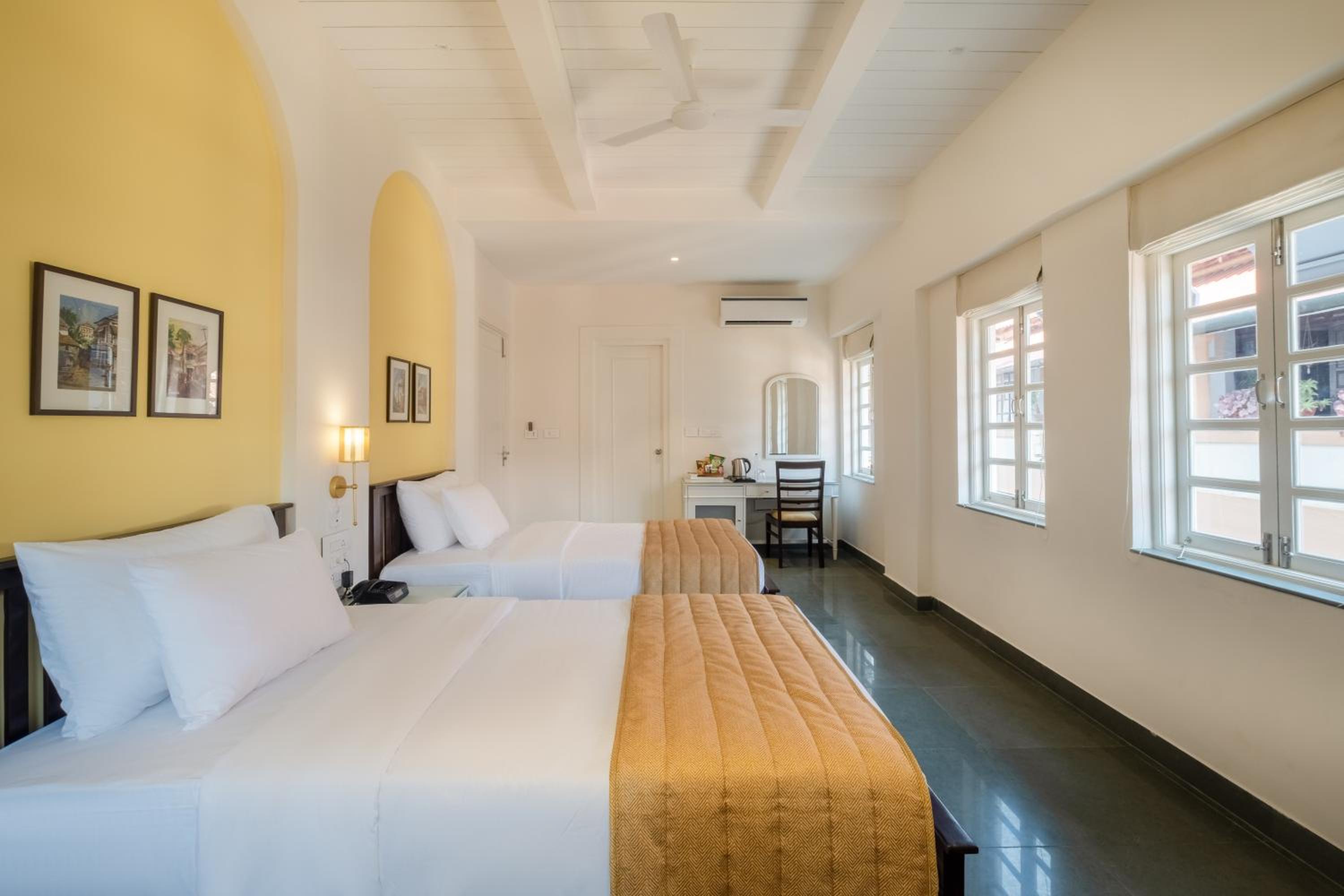 Superior Twin Room photo 3