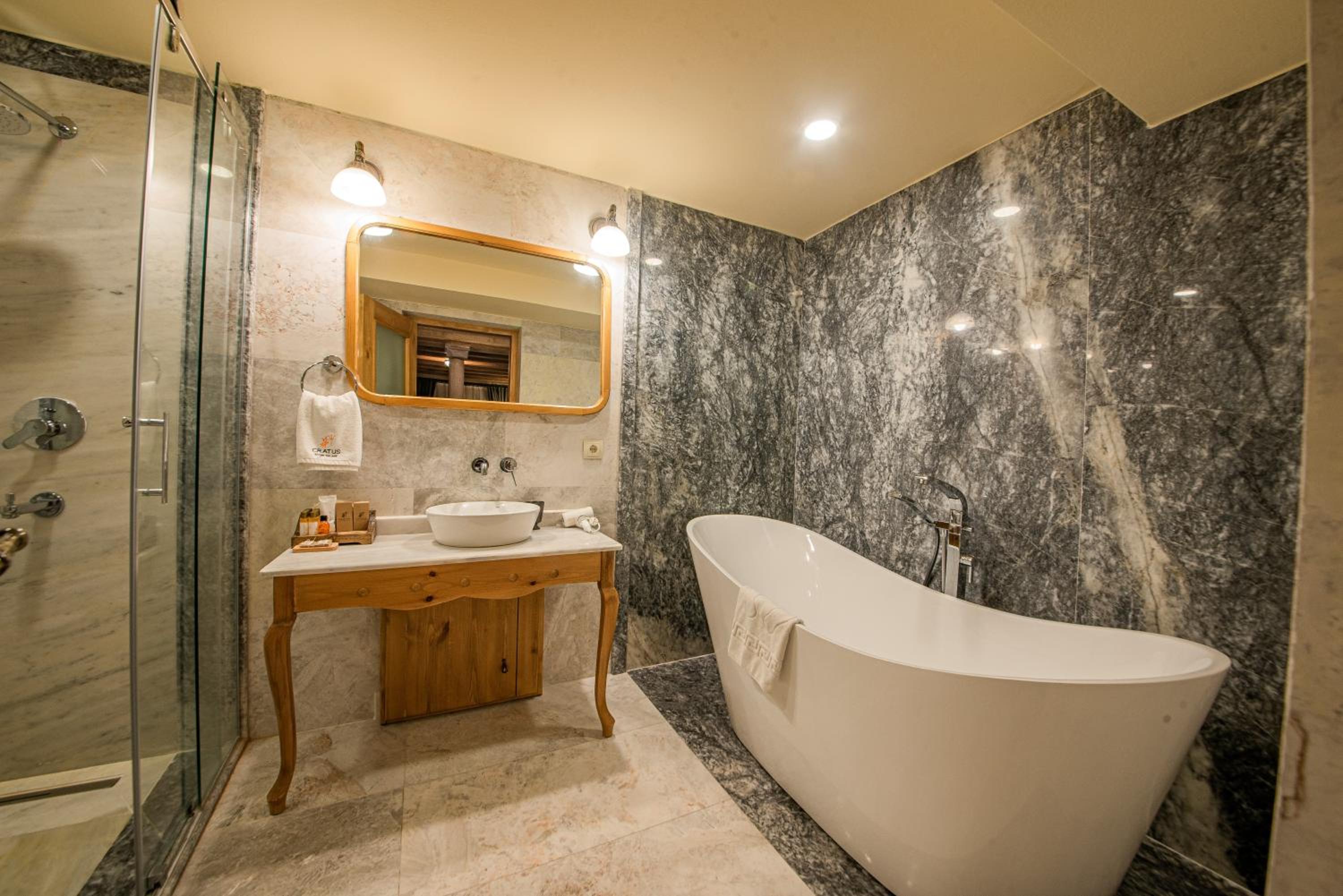 Stone Junior Suite - Photo 2