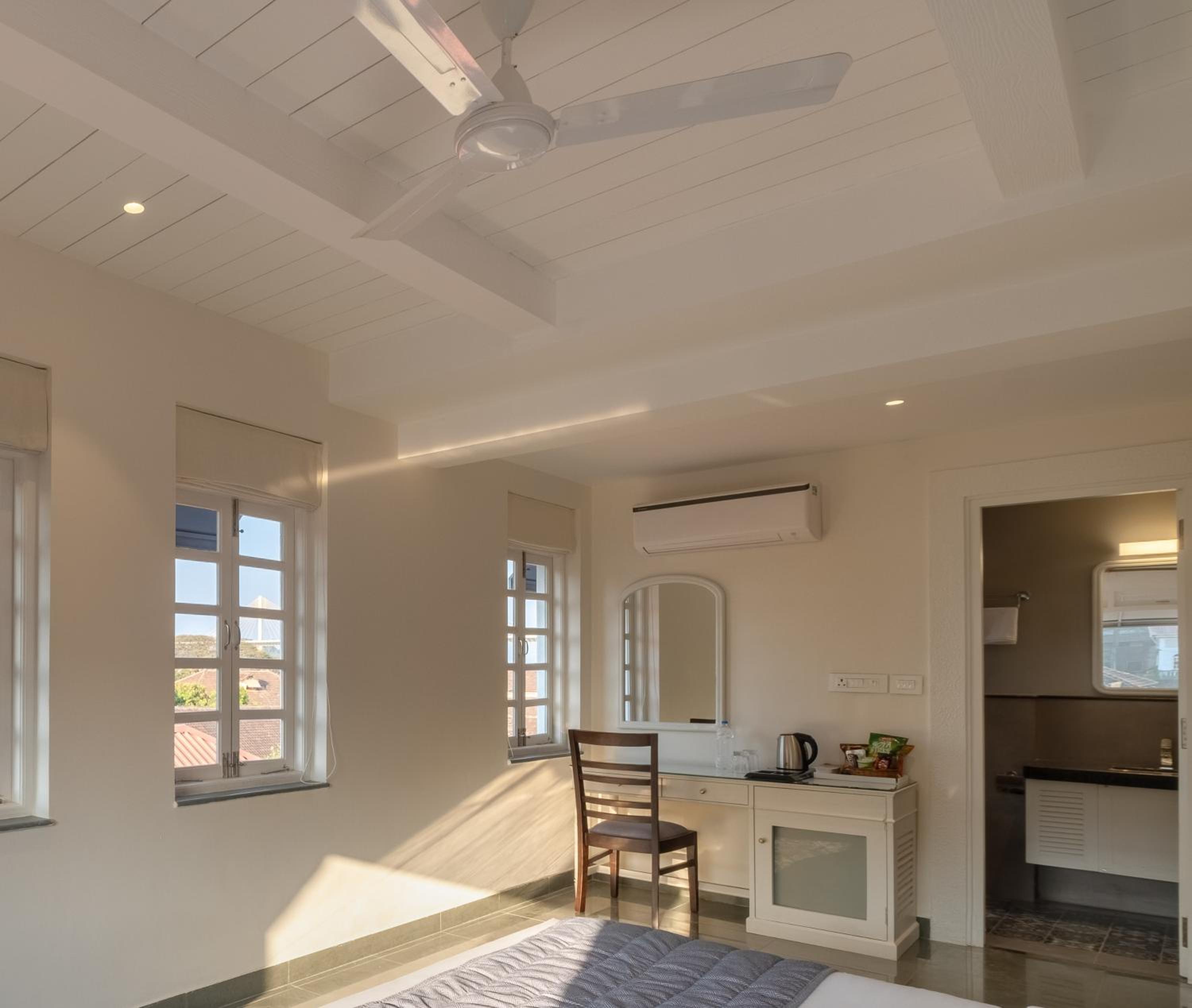 Superior King Room - Photo 2