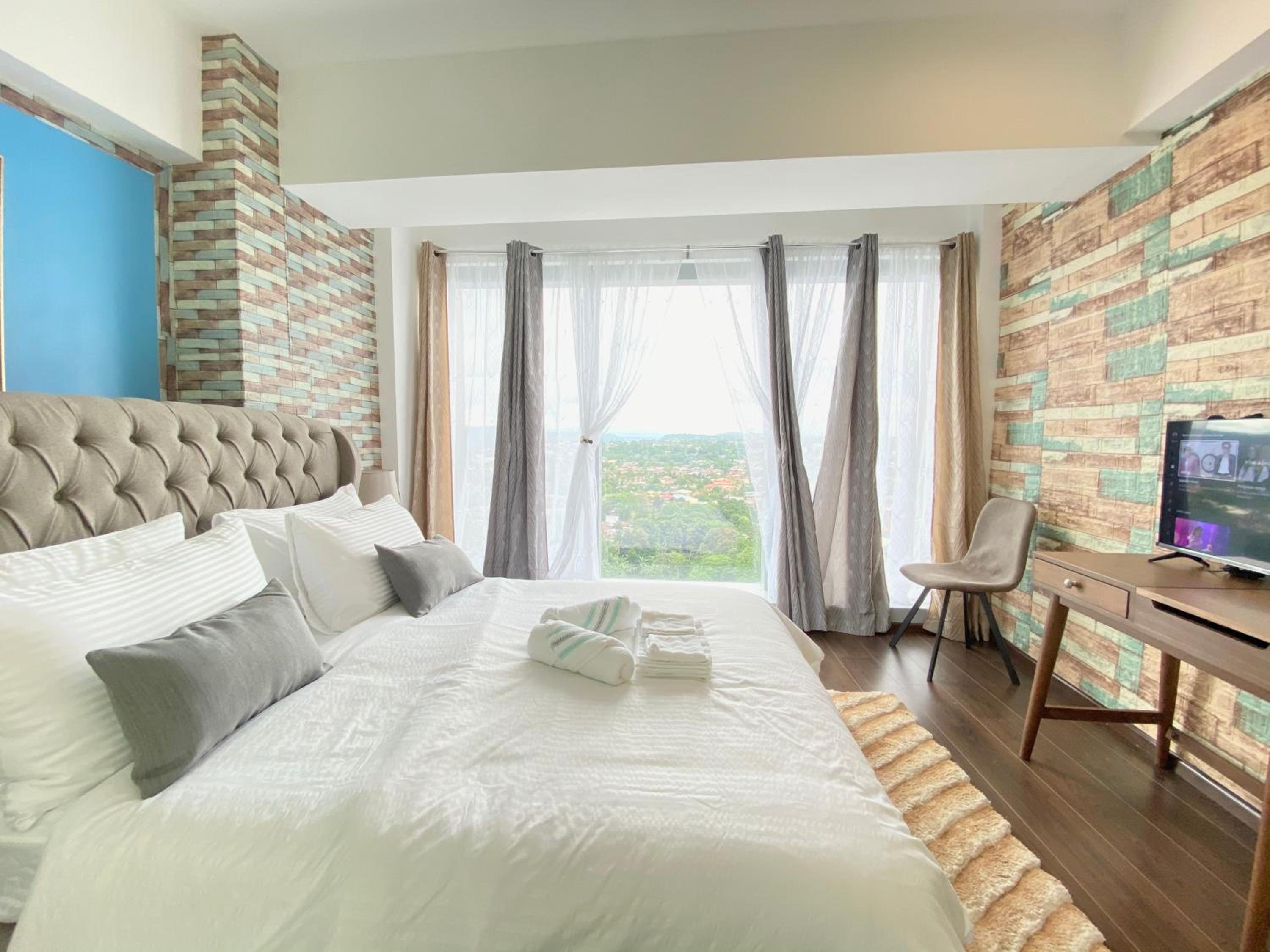 Apartment with Mountain View - Photo 13