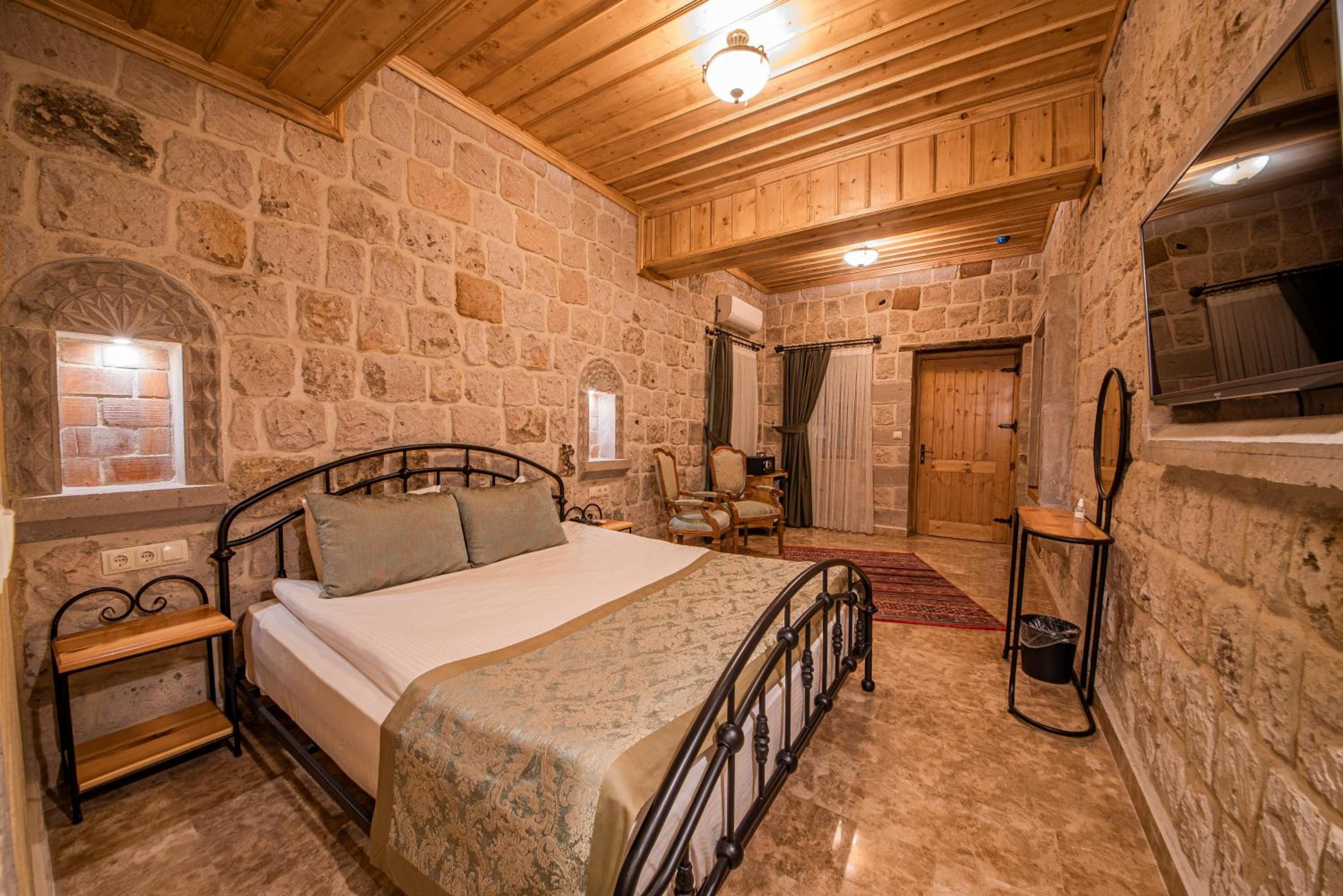 Stone Standard Double Room - Photo 9