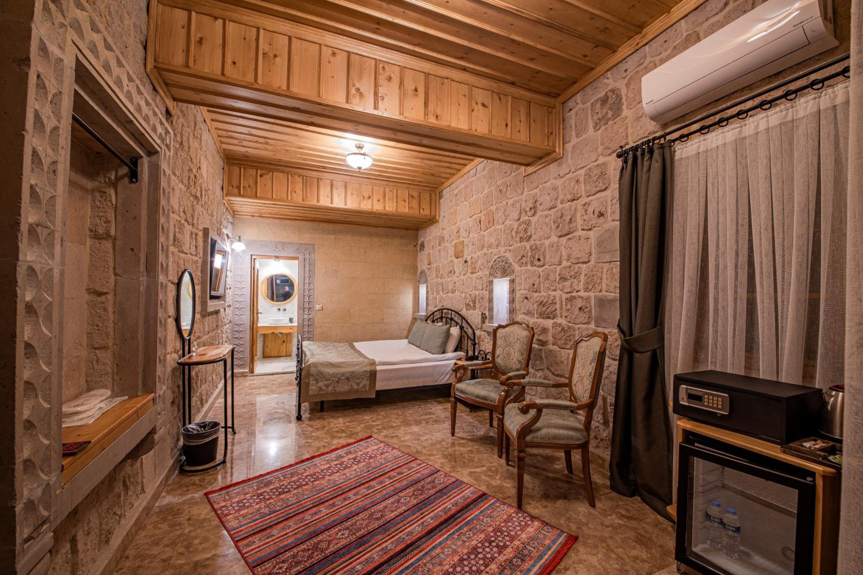 Stone Standard Double Room - Photo 1