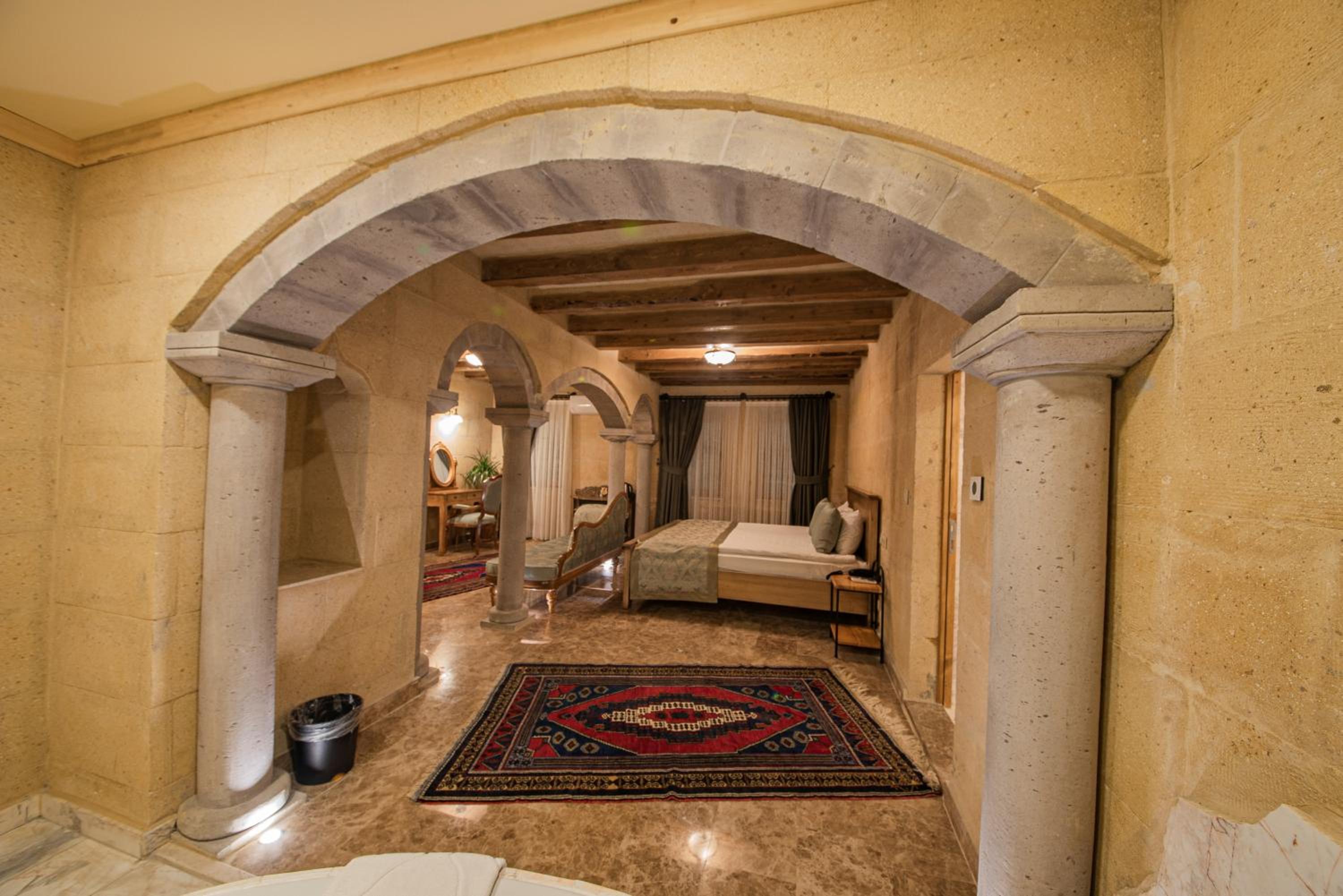Stone King Suite with Spa Bath - Photo 5