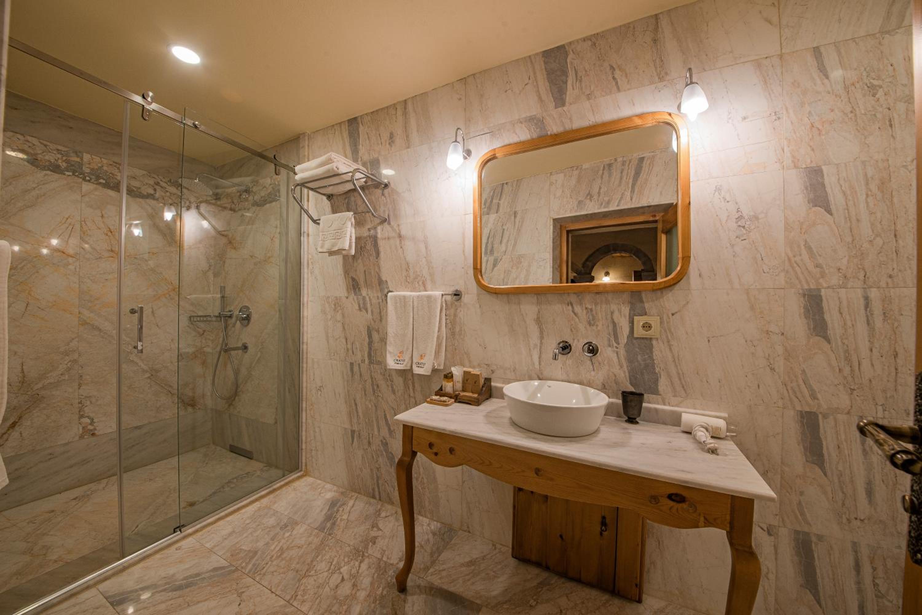 Stone King Suite with Spa Bath - Photo 3