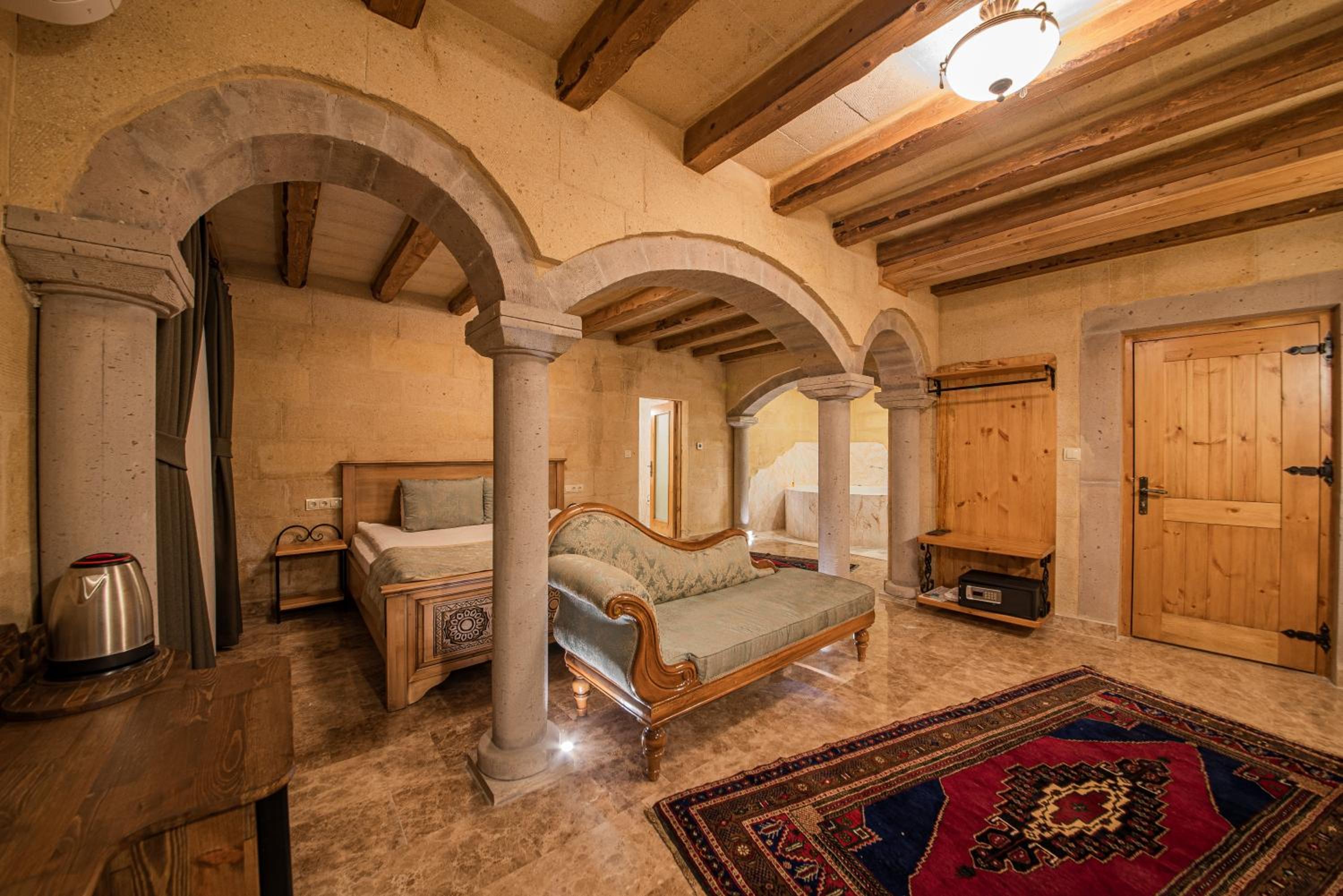 Stone King Suite with Spa Bath - Photo 21
