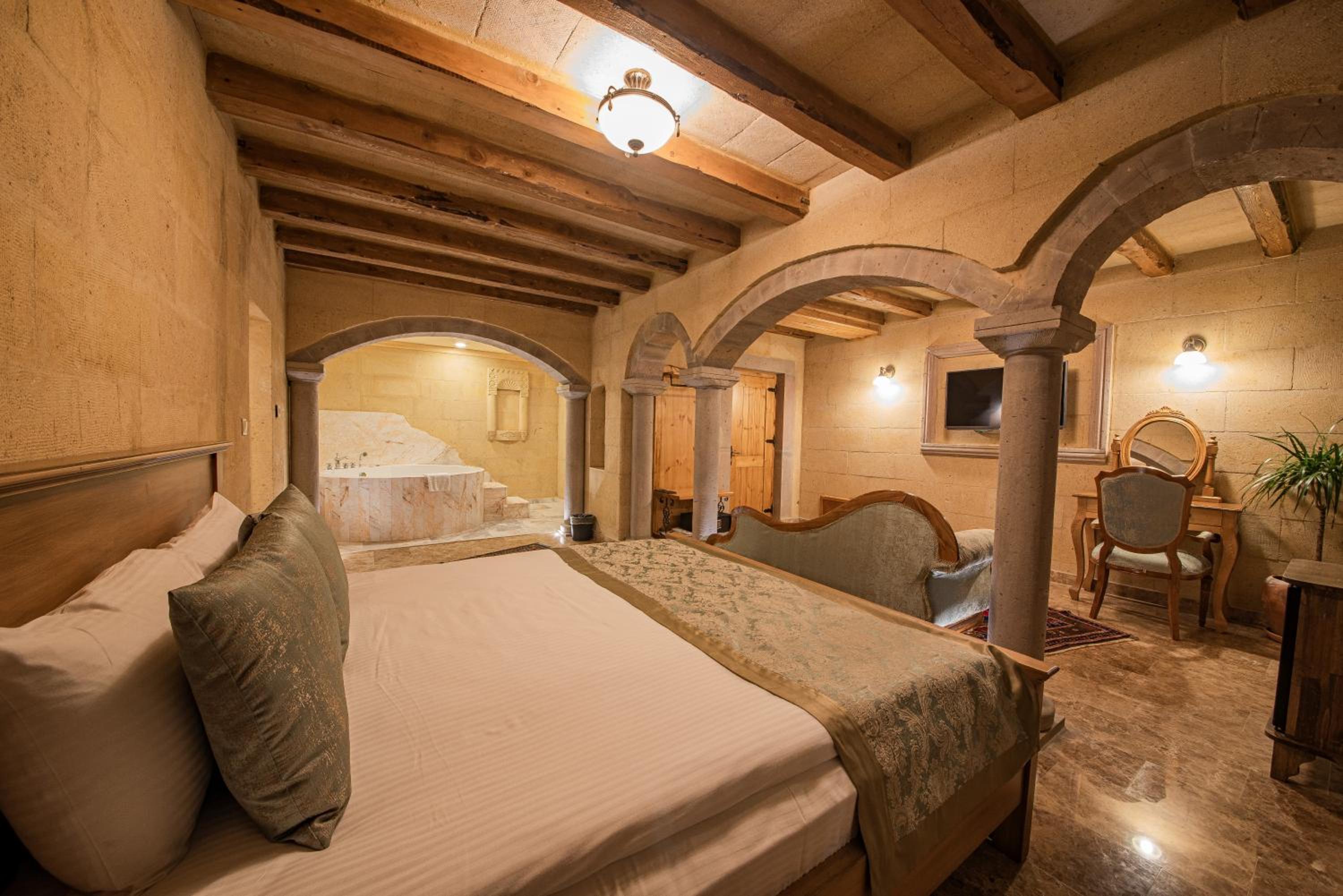 Stone King Suite with Spa Bath - Photo 14