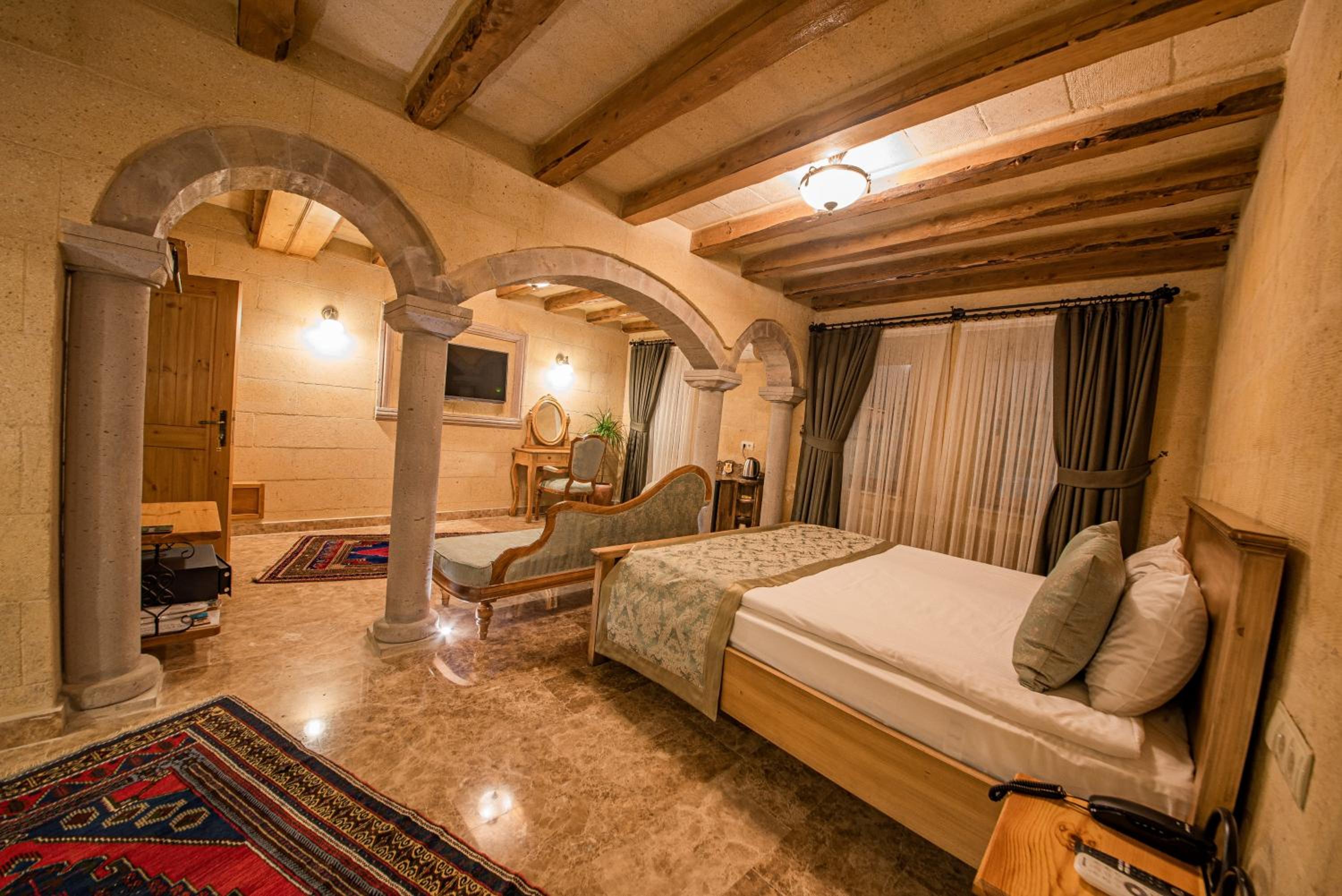 Stone King Suite with Spa Bath - Photo 20