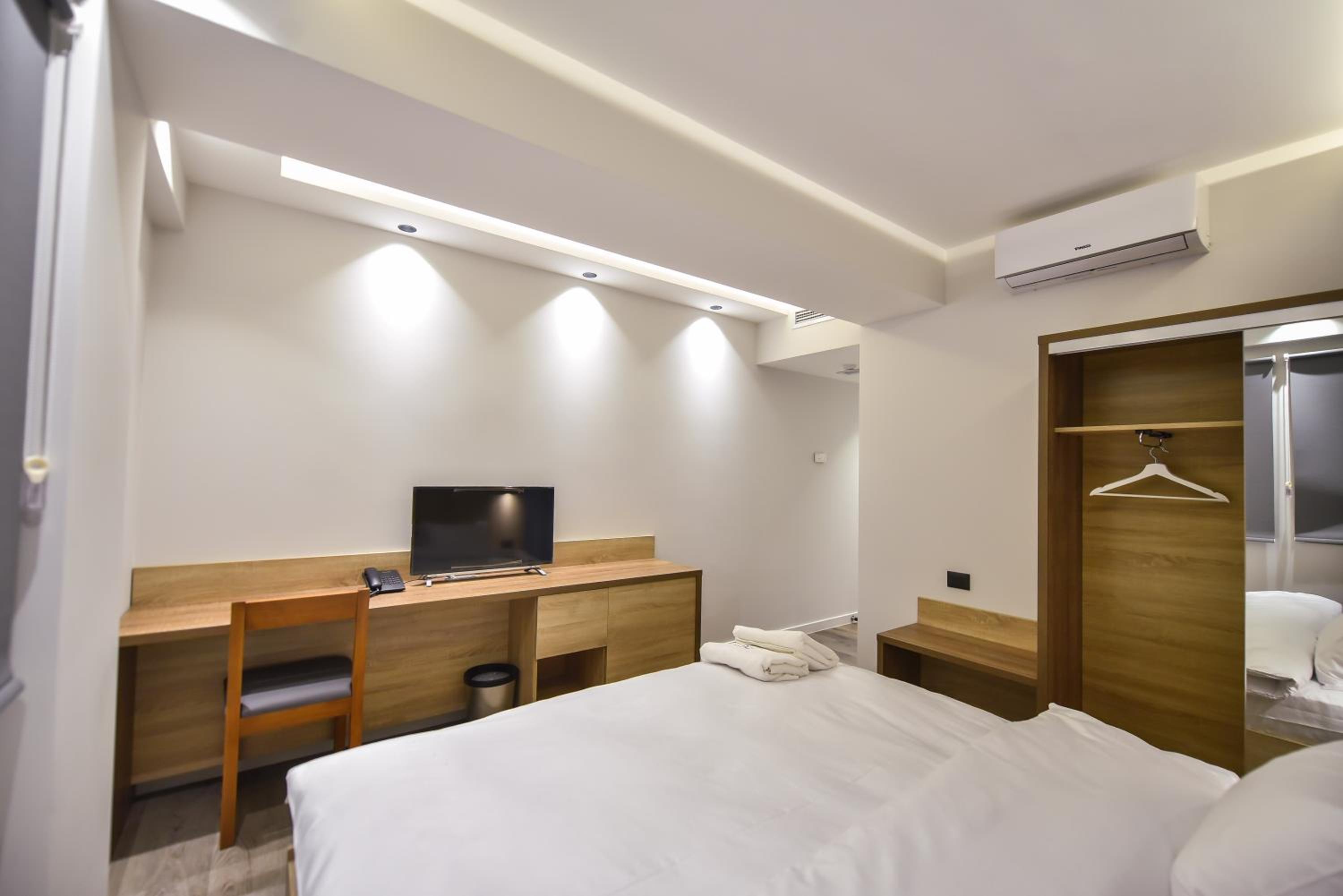 Deluxe Double or Twin Room photo 1