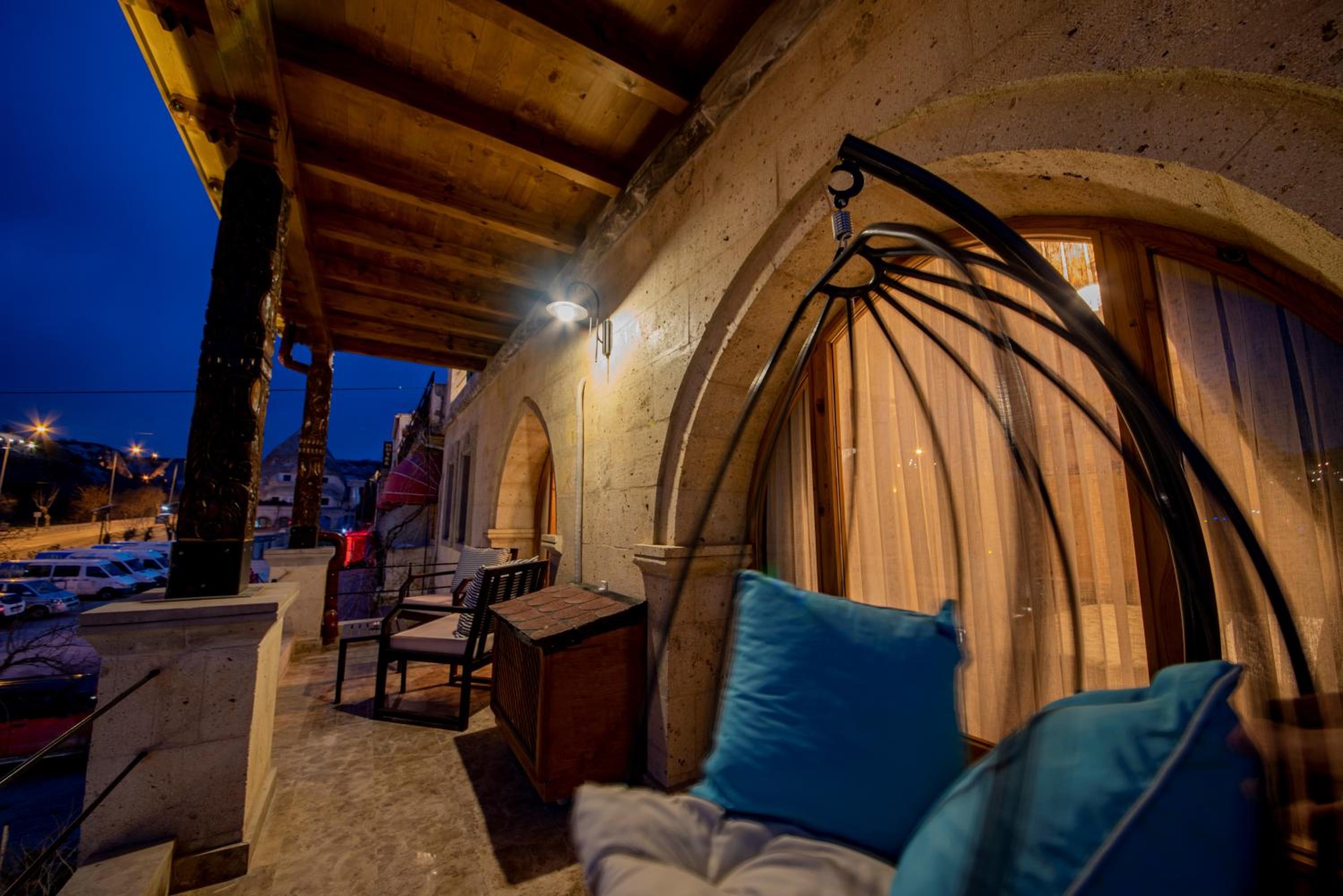 Stone Suite with Balcony - Photo 2