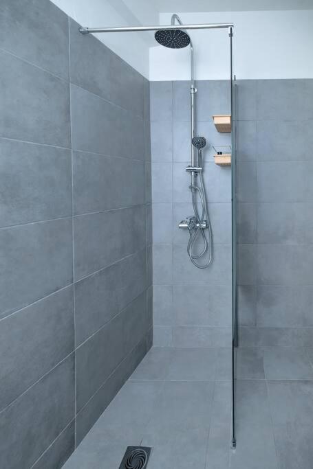 One-Bedroom Apartment - Photo 7