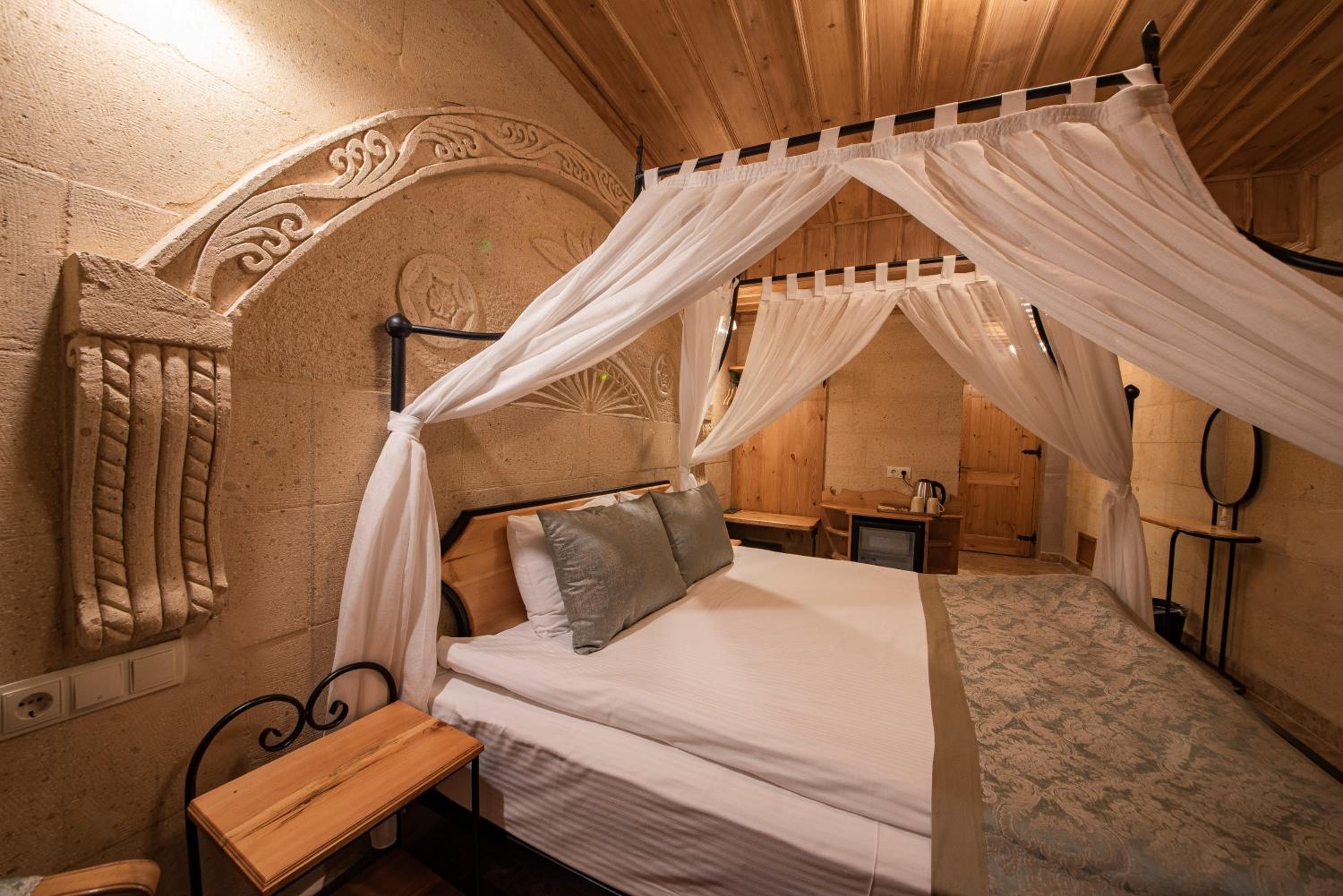 Stone Deluxe Double Room with Balcony photo 2