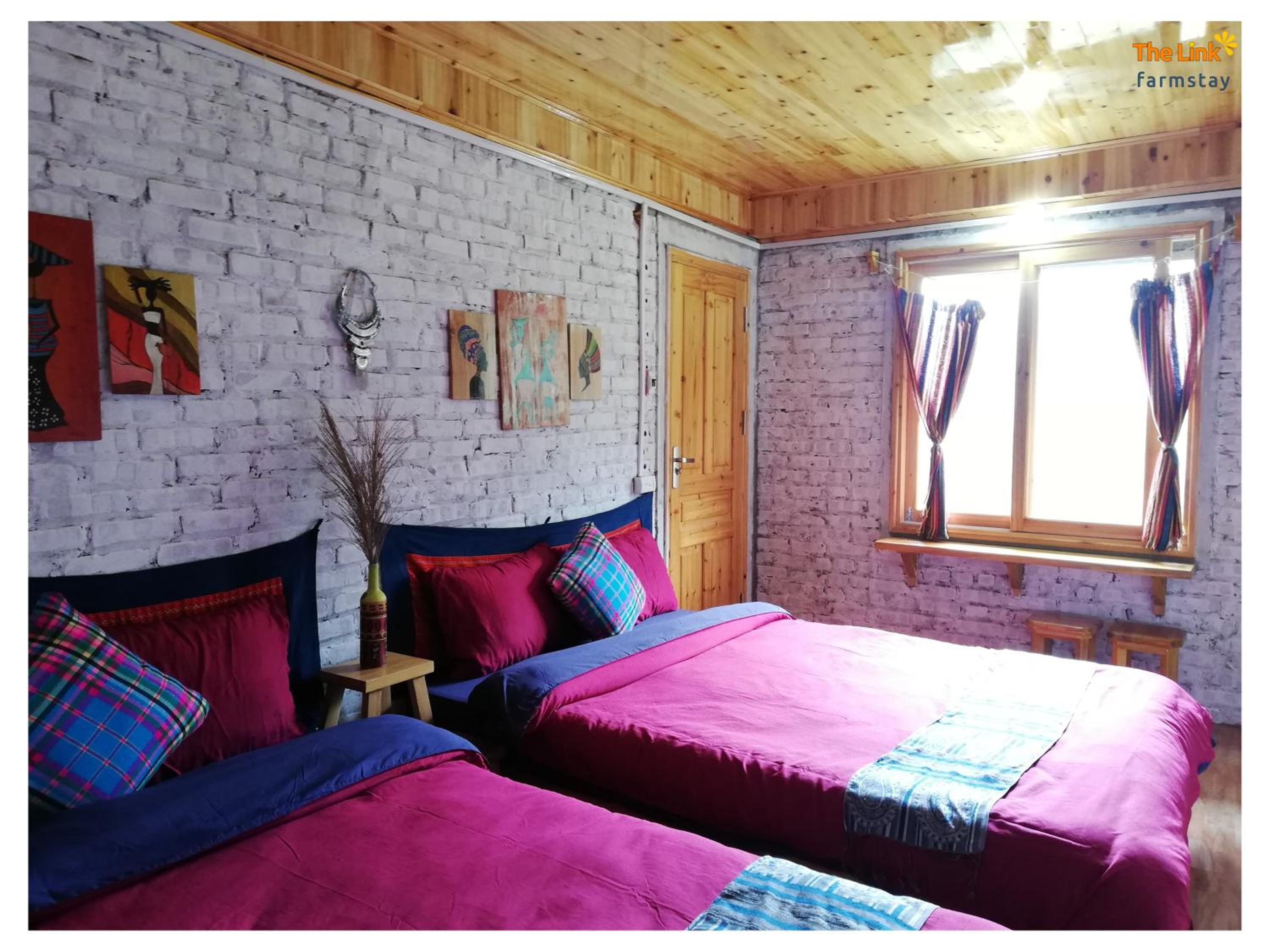King Room with Two King Beds photo 3