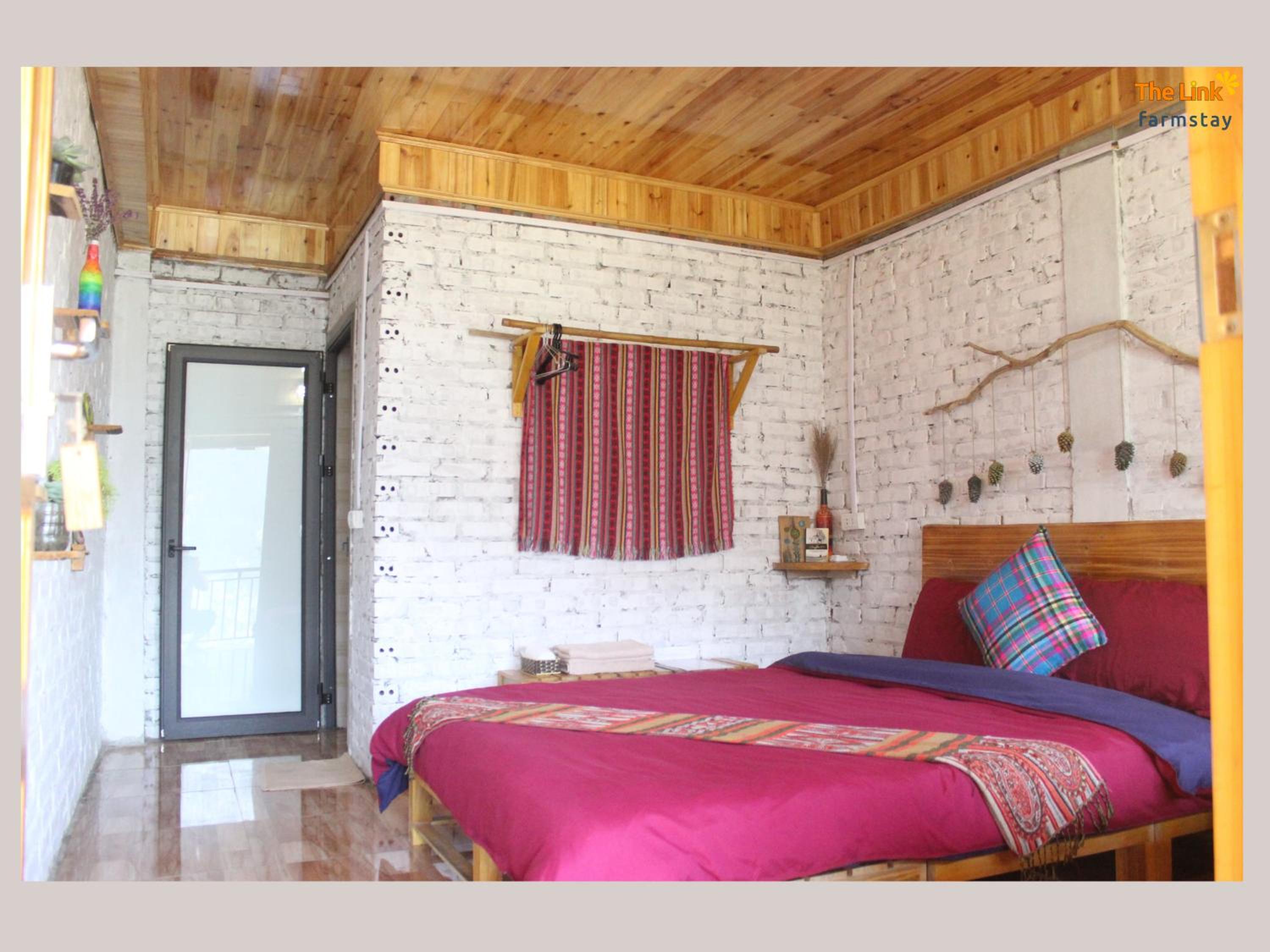 King Room with Mountain View photo 2