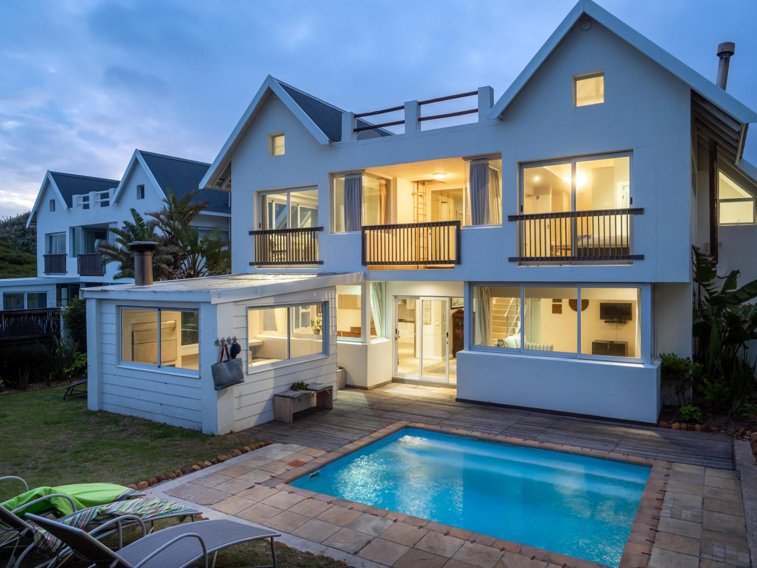 Luxury Villa - Photo 9