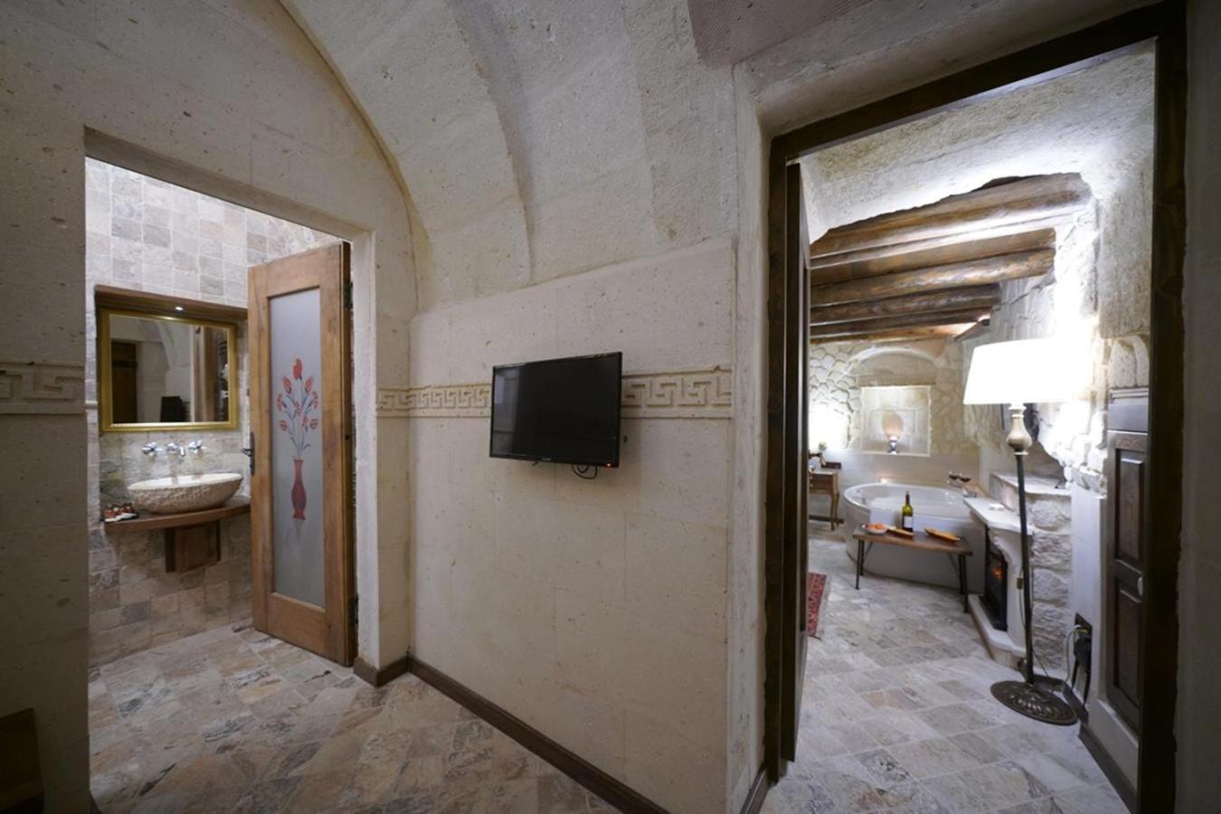 Deluxe Triple Room - Photo 7