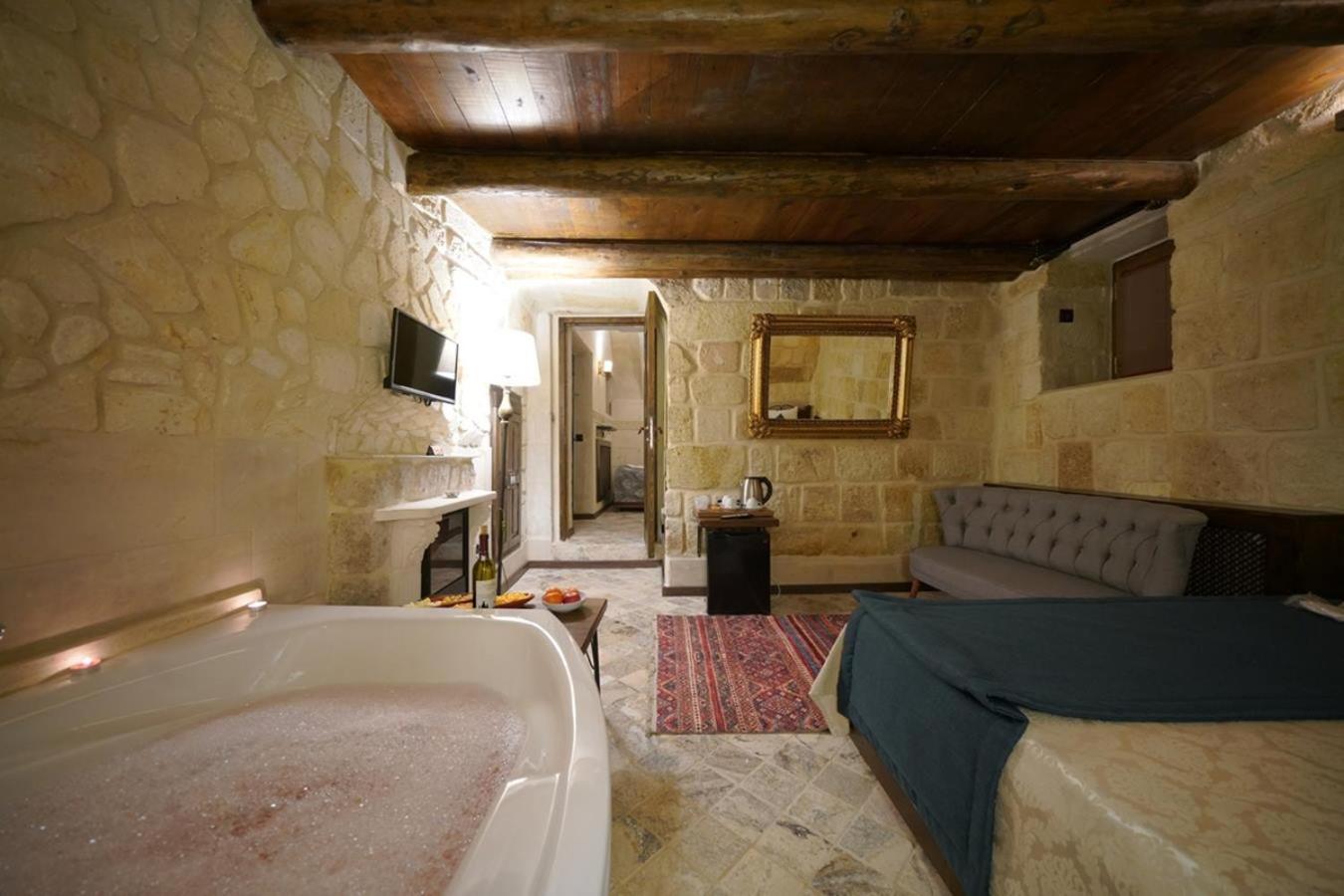 Deluxe Triple Room - Photo 1