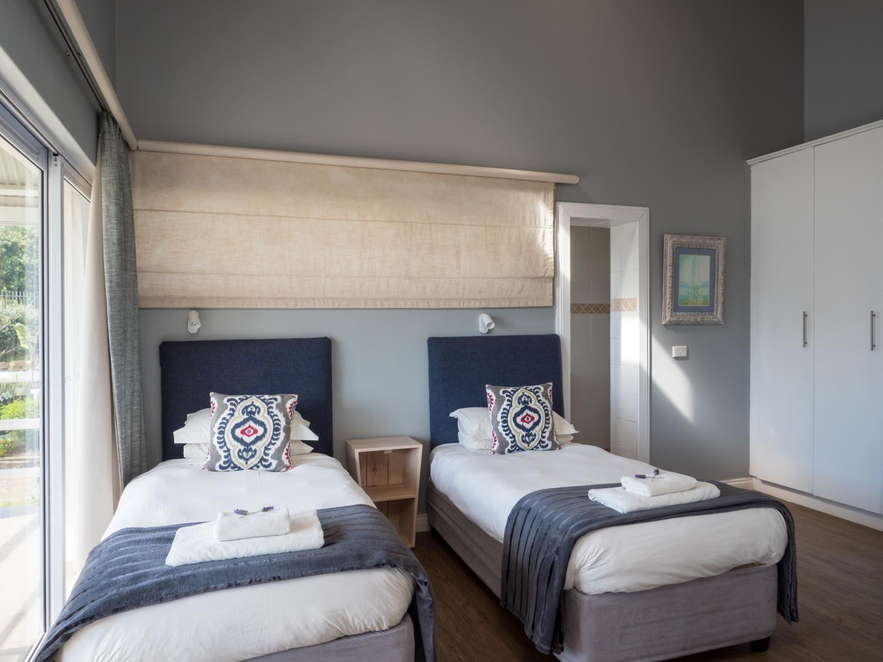 Comfort Twin Room - Photo 16