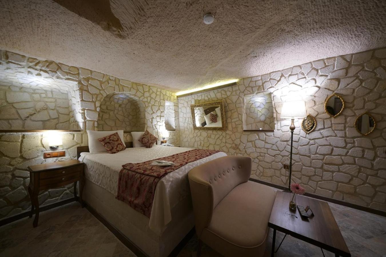 Standard Cave Room - Photo 9