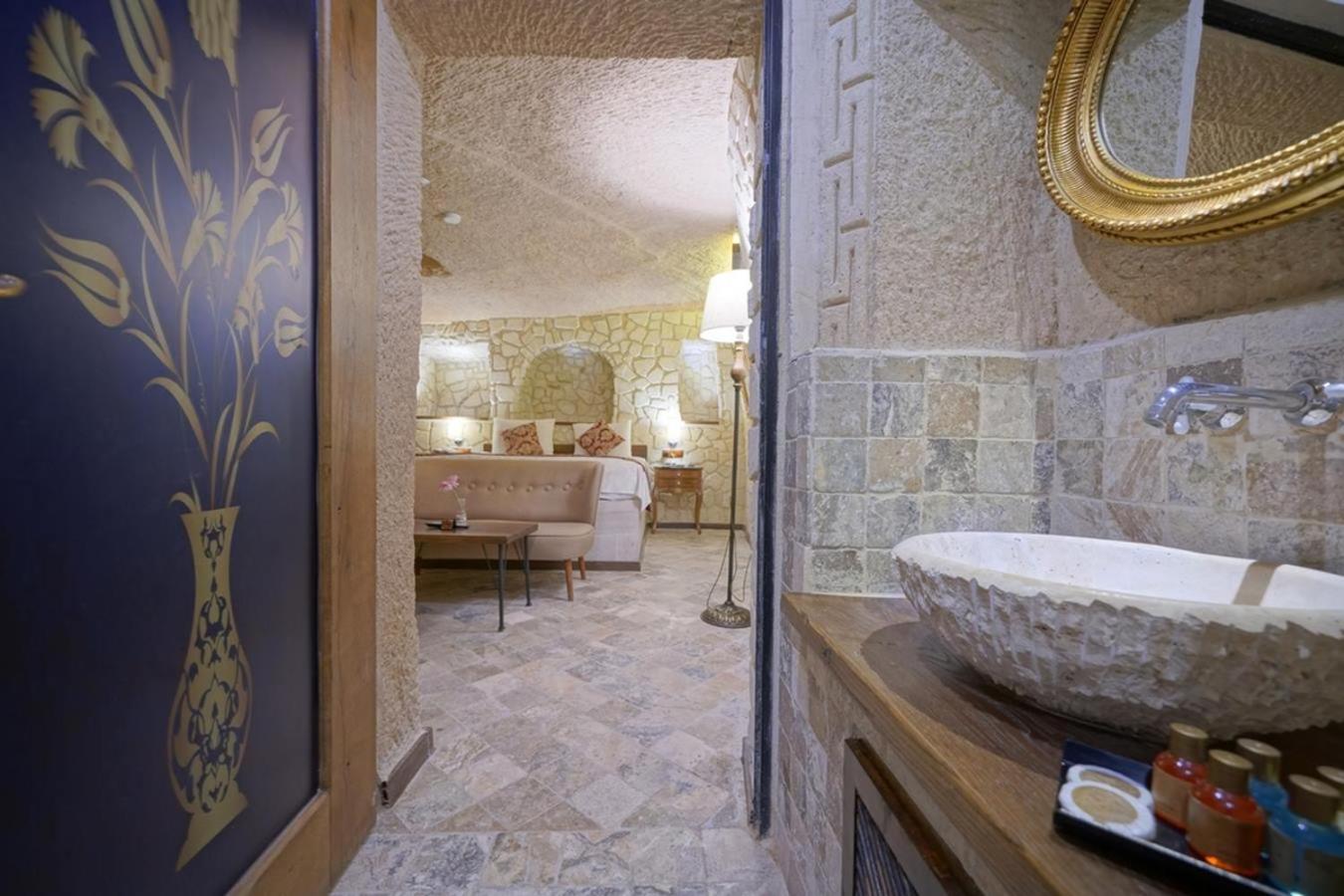 Standard Cave Room - Photo 7