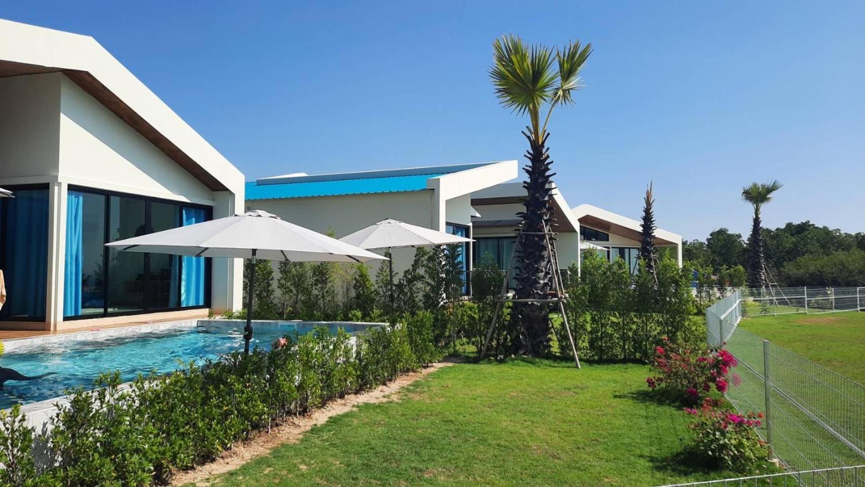 Two-Bedroom Villa - Photo 12