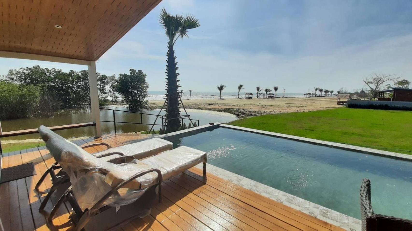 Two-Bedroom Villa - Photo 3