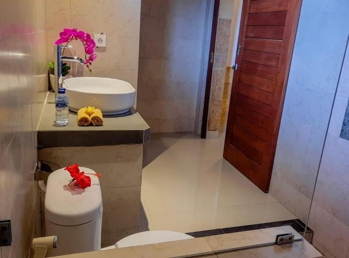 Standard Room with Pool View - Photo 6