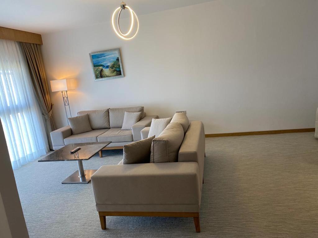 Executive Suite - Photo 5