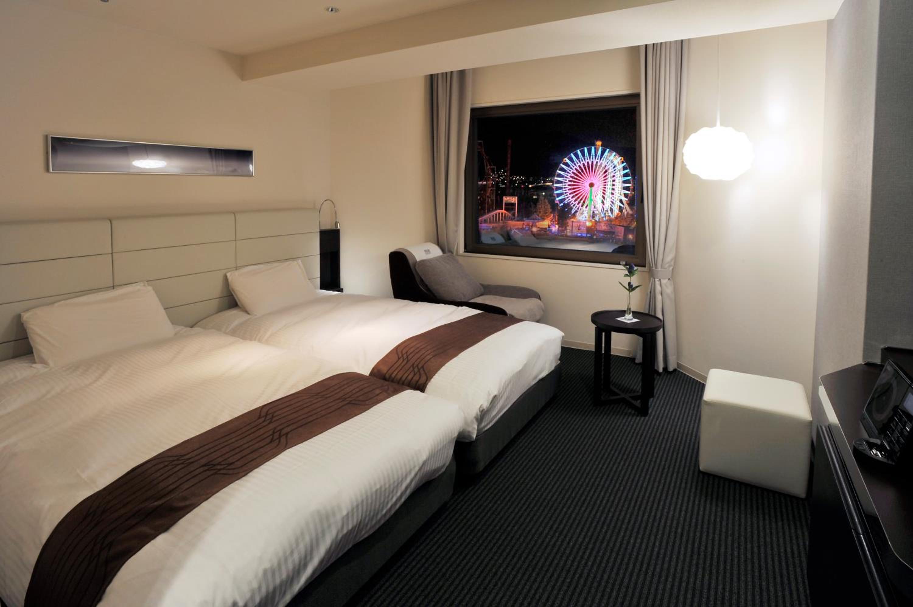 Casual Twin Room With View - Non-Smoking photo 3