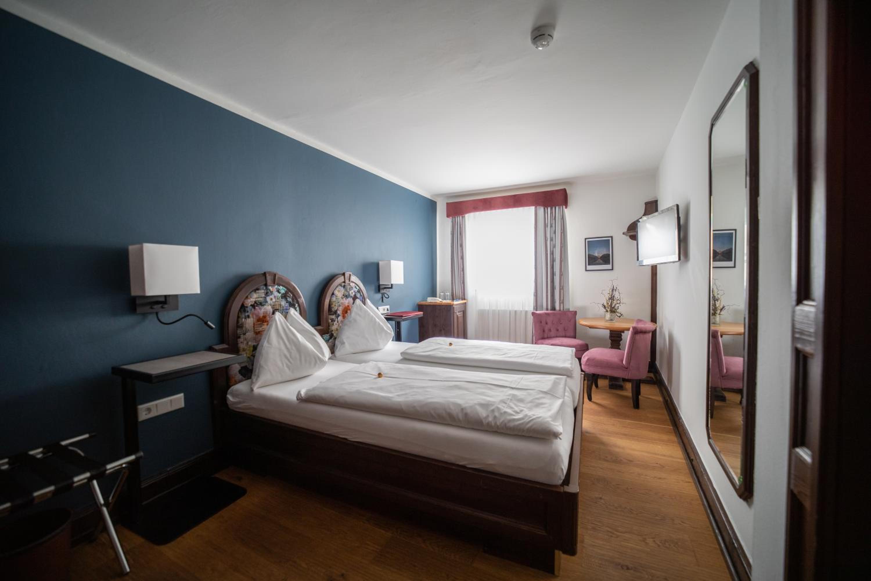 Small Double Room - Photo 2